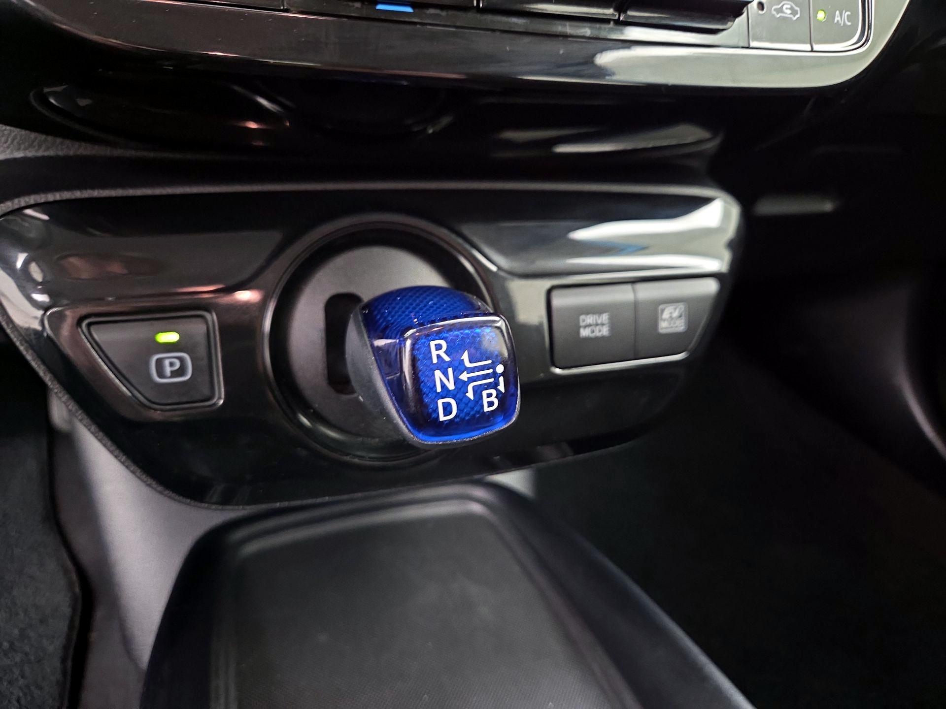 Thumbnail: 2022 Toyota Prius - 17