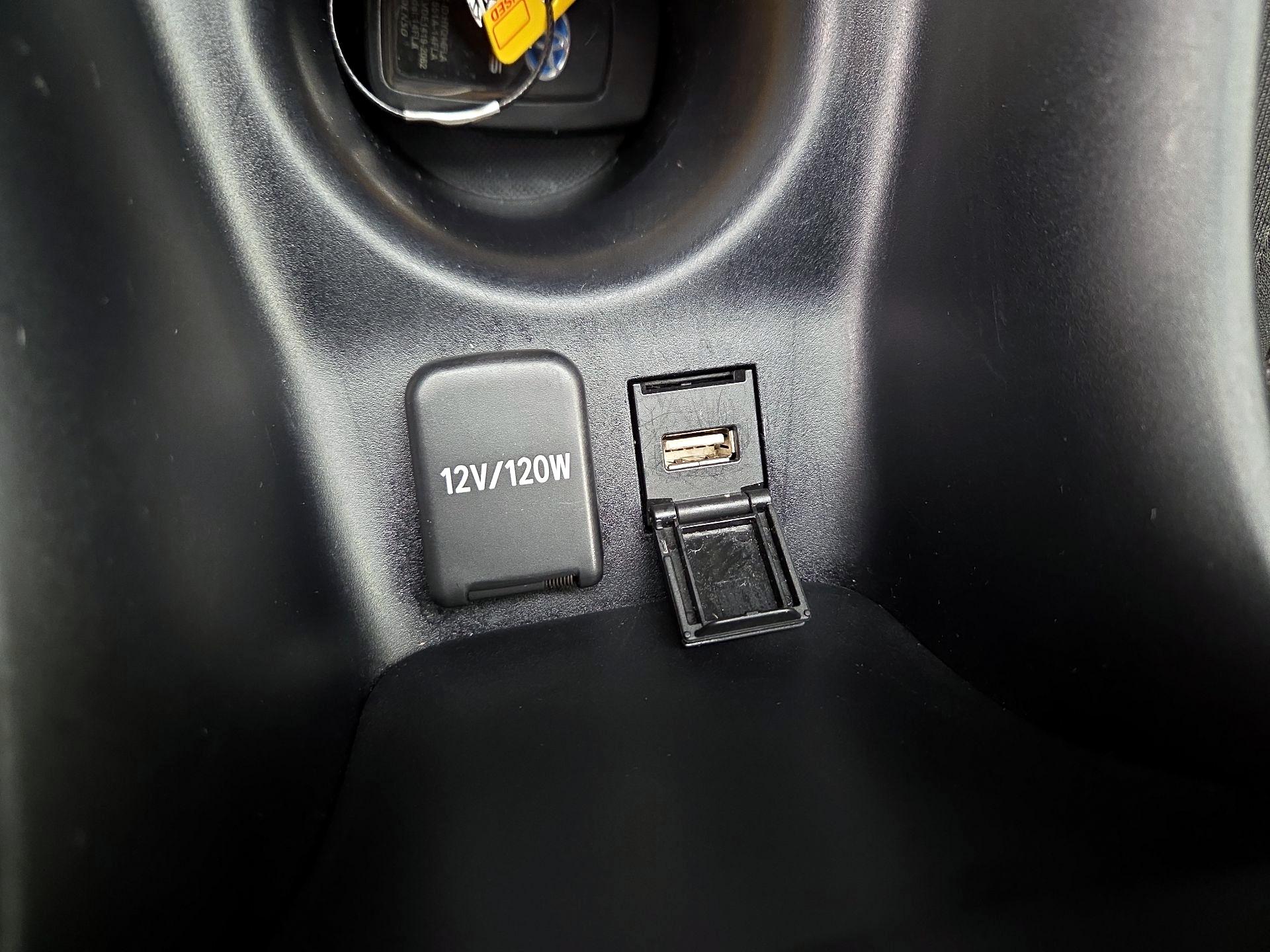 Thumbnail: 2022 Toyota Prius - 18