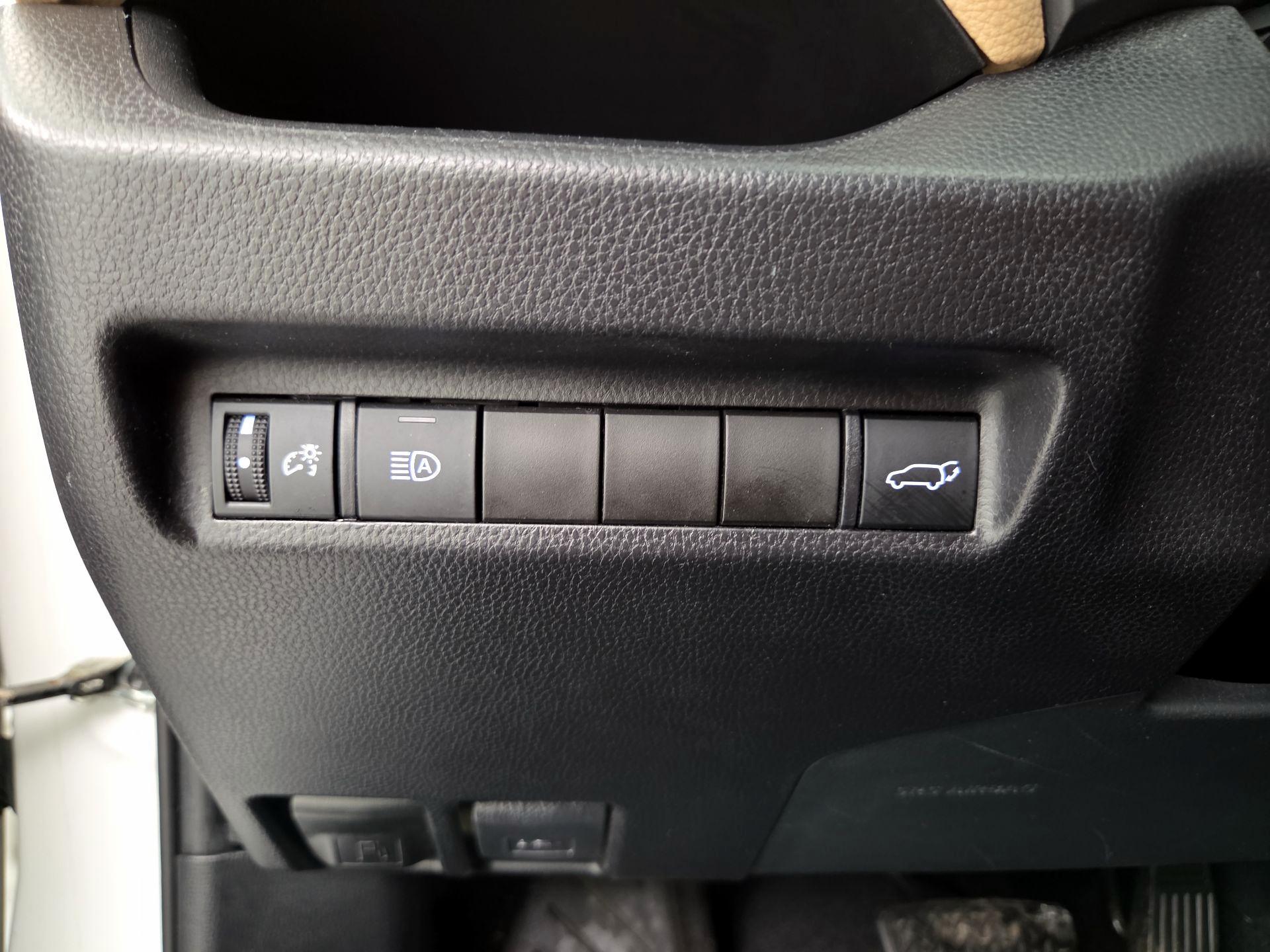 Thumbnail: 2021 Toyota RAV4 - 13