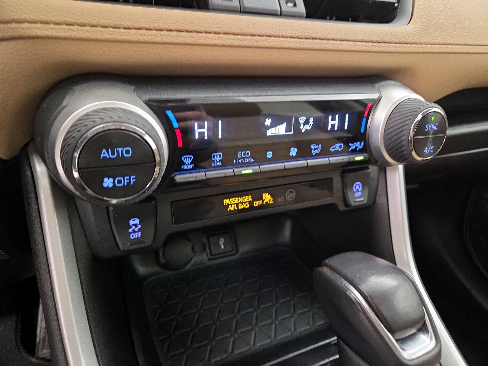 Thumbnail: 2021 Toyota RAV4 - 16