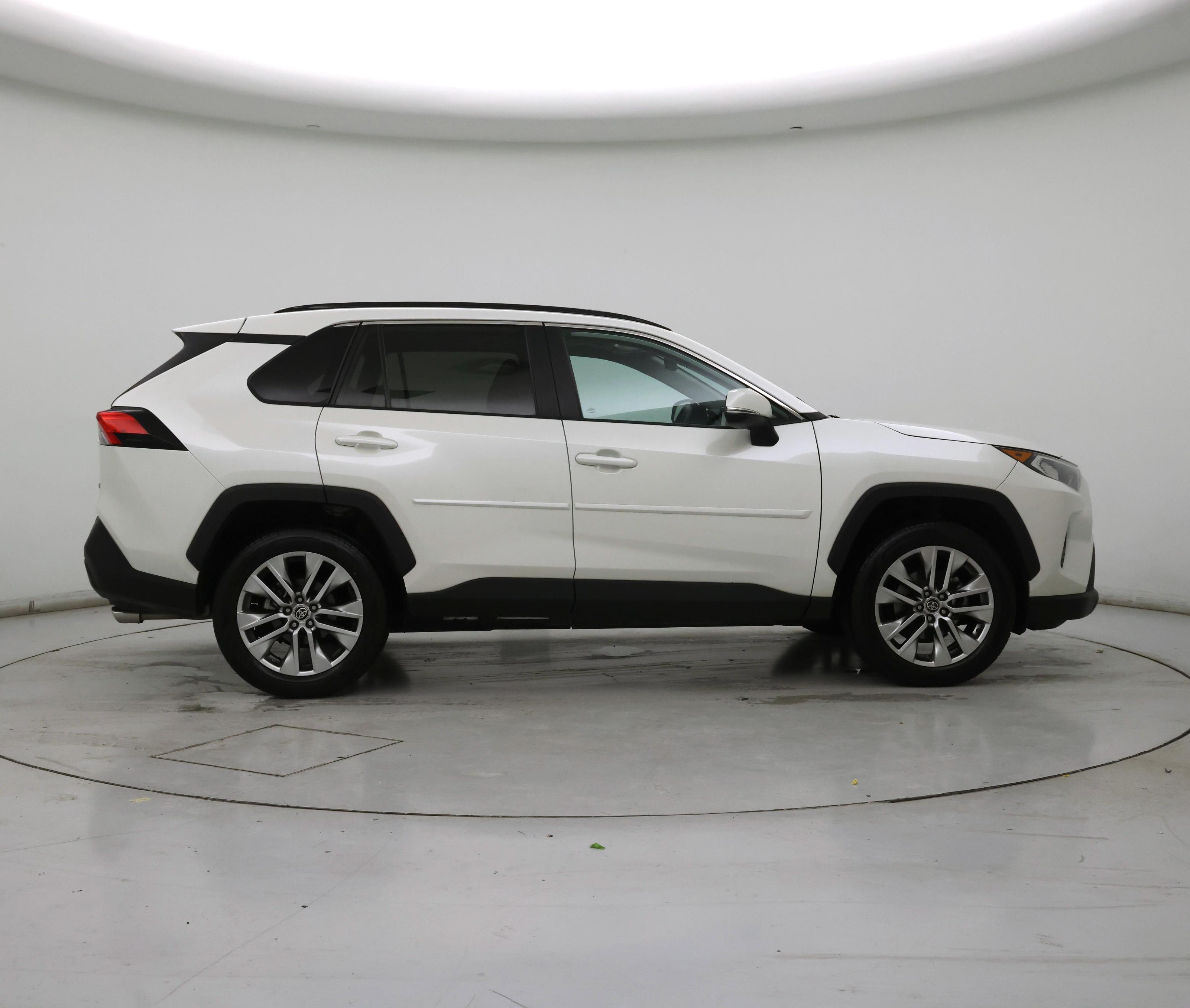 Thumbnail: 2021 Toyota RAV4 - 7