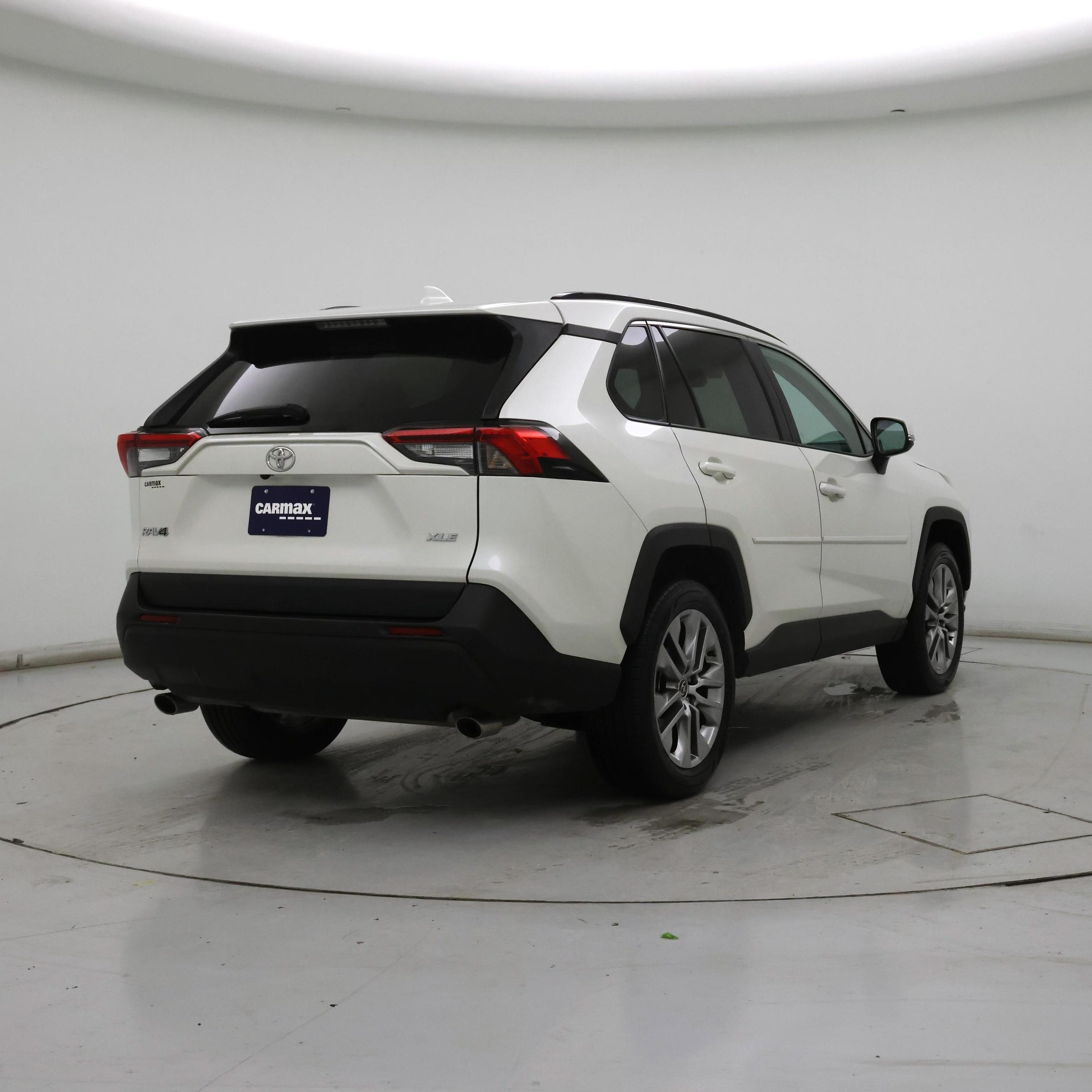 Thumbnail: 2021 Toyota RAV4 - 8