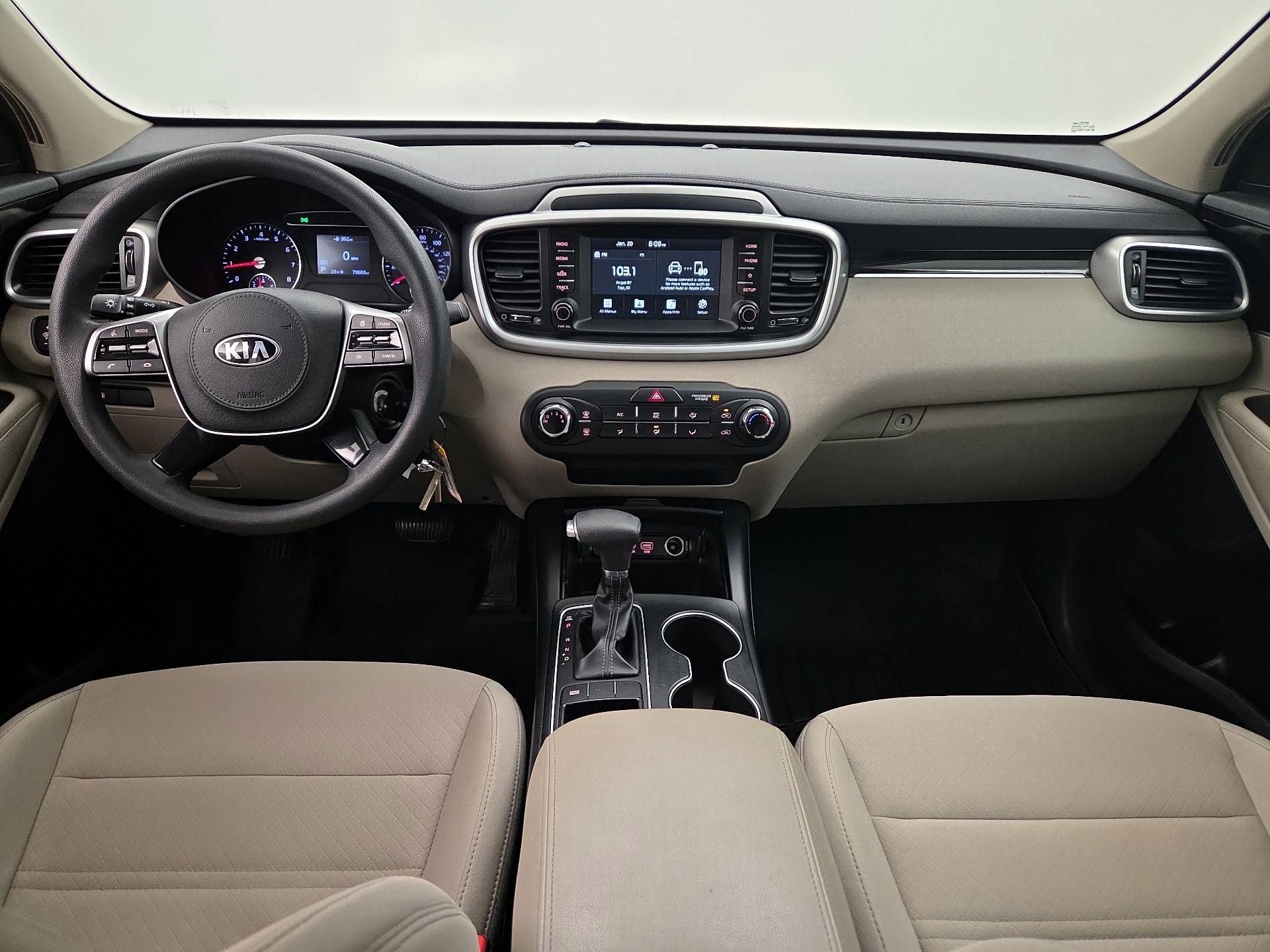 Thumbnail: 2019 Kia Sorento - 9