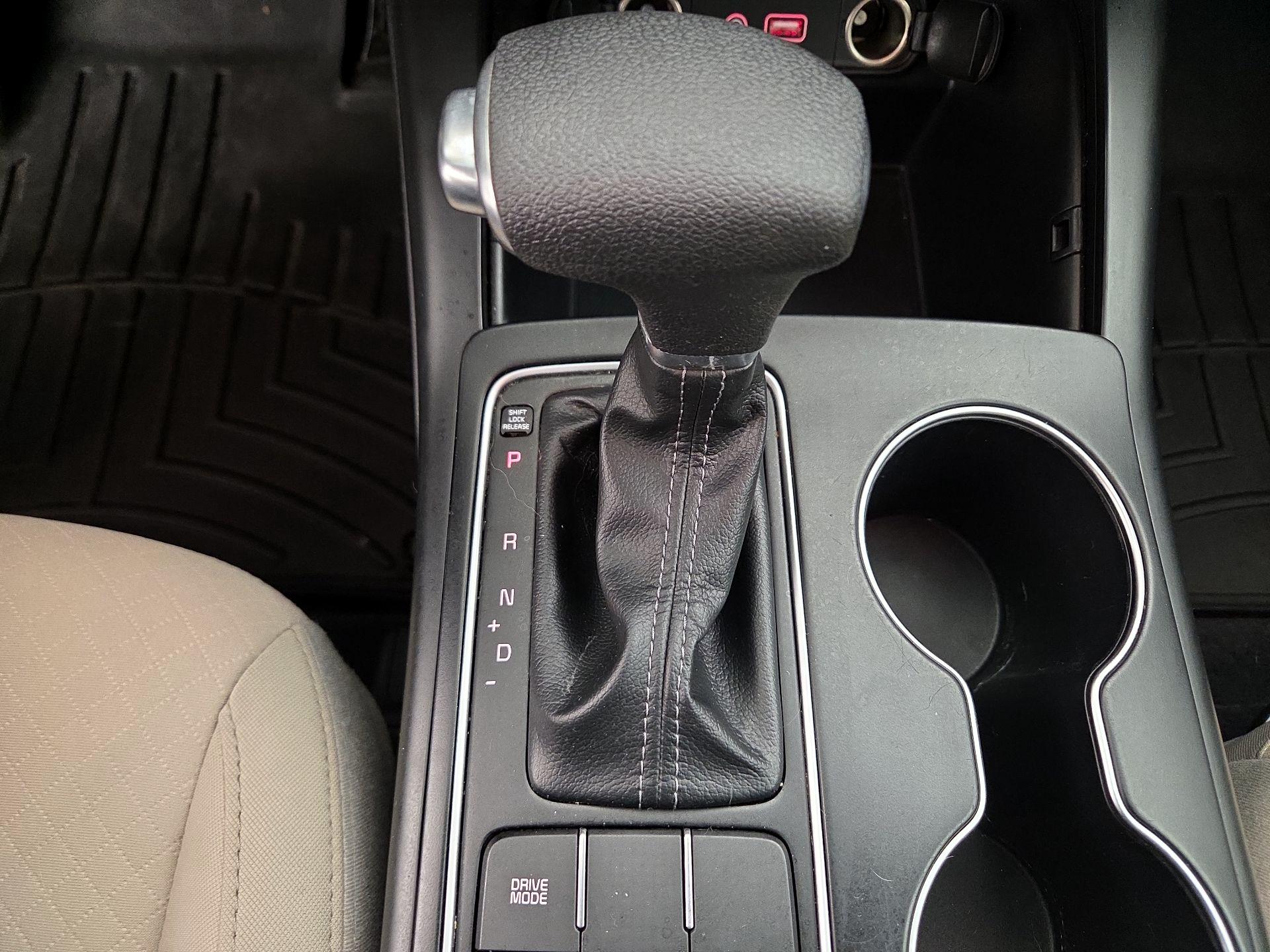 Thumbnail: 2019 Kia Sorento - 17