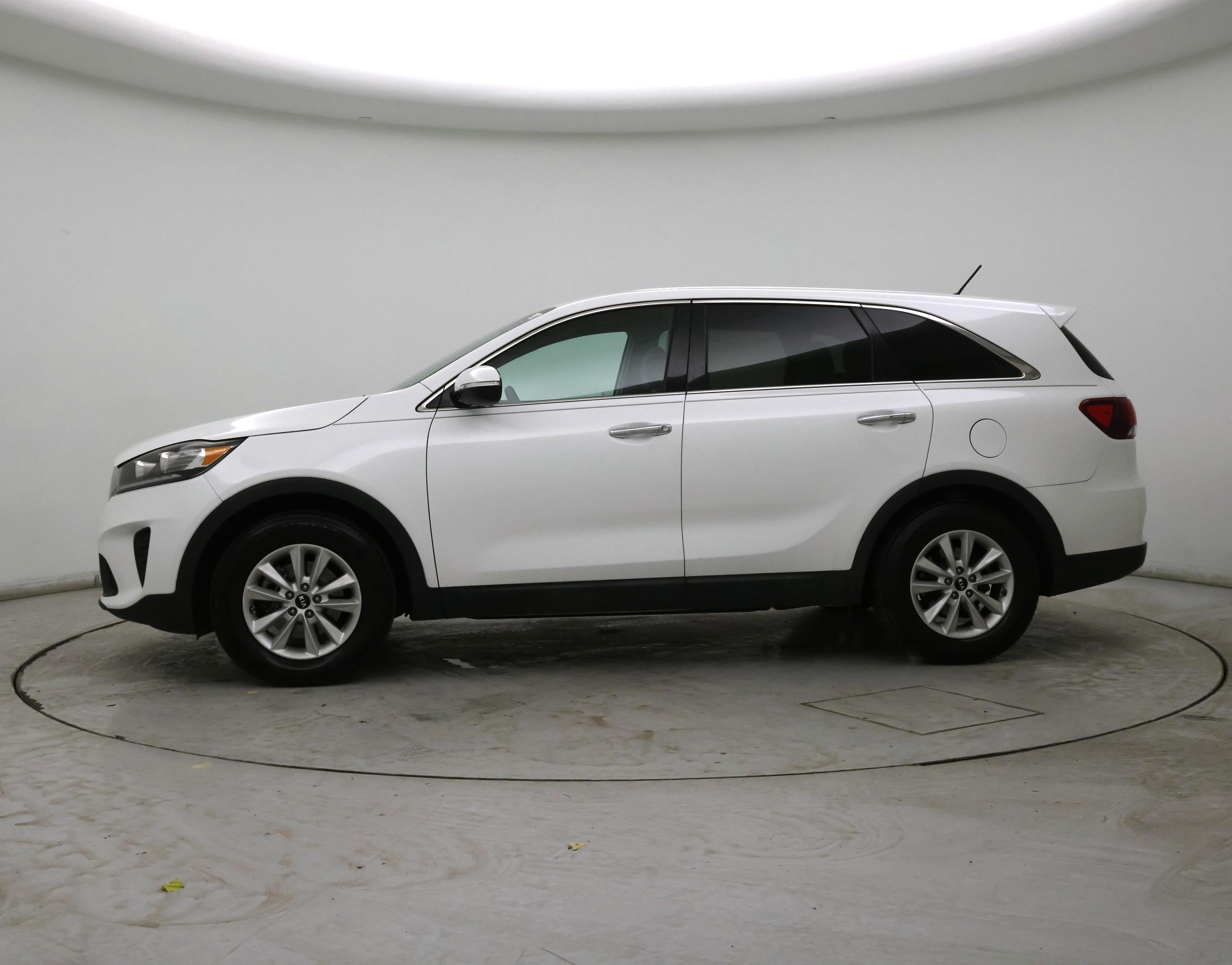 Thumbnail: 2019 Kia Sorento - 3