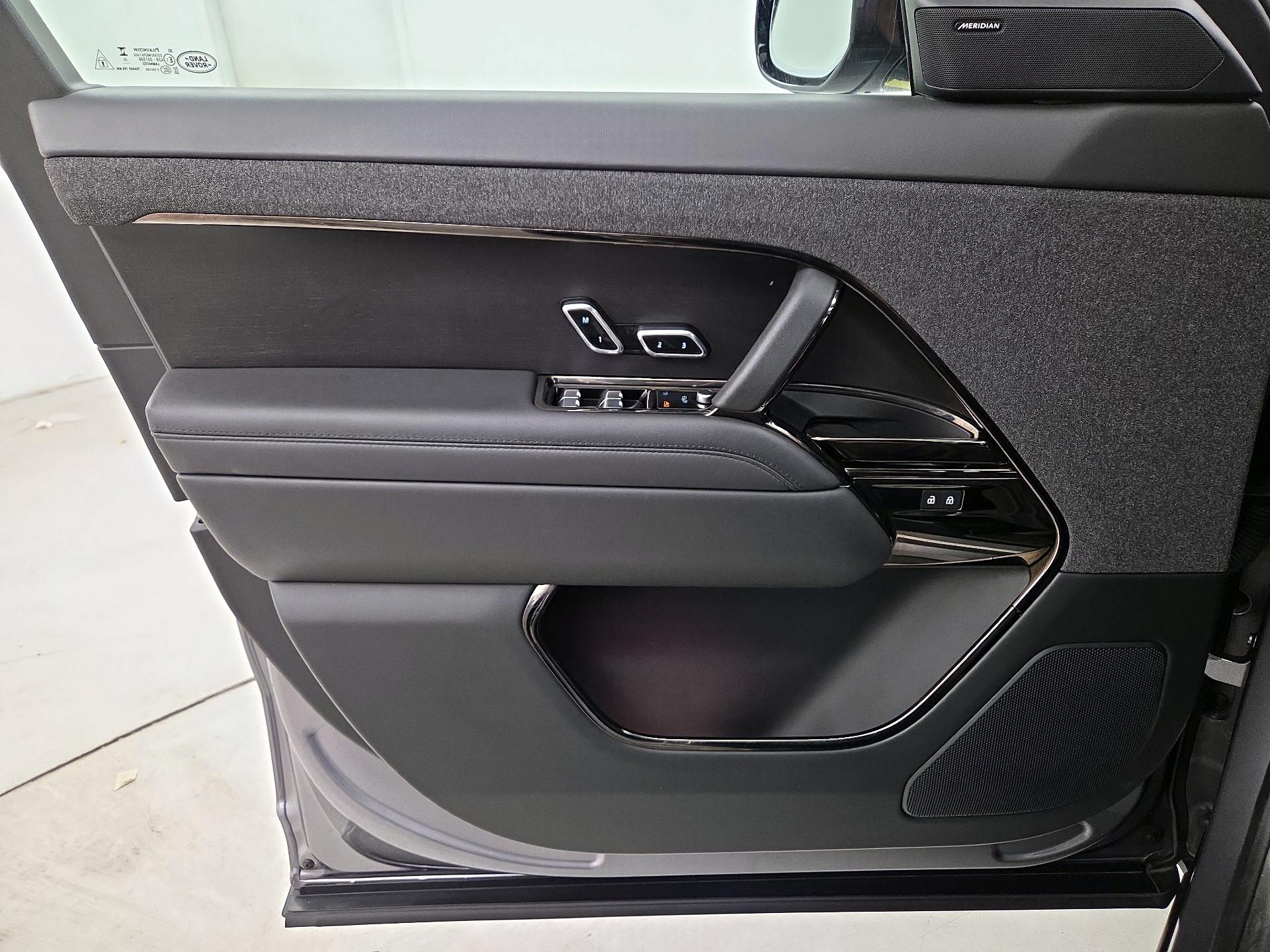 Thumbnail: 2023 Land Rover Range Rover Sport - 12