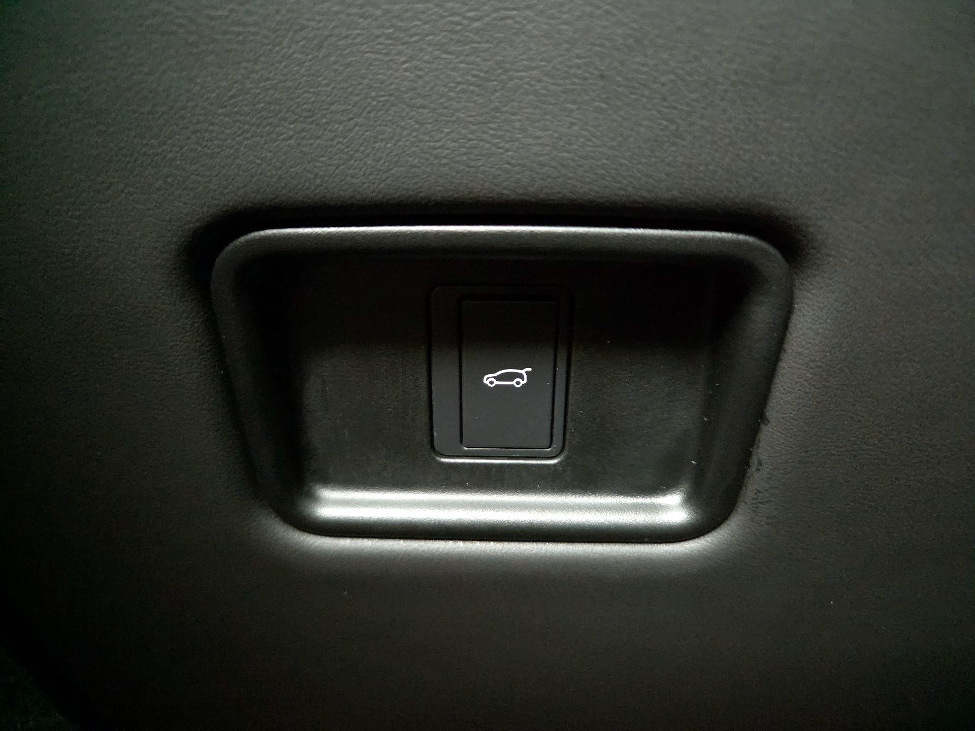 Thumbnail: 2023 Land Rover Range Rover Sport - 13