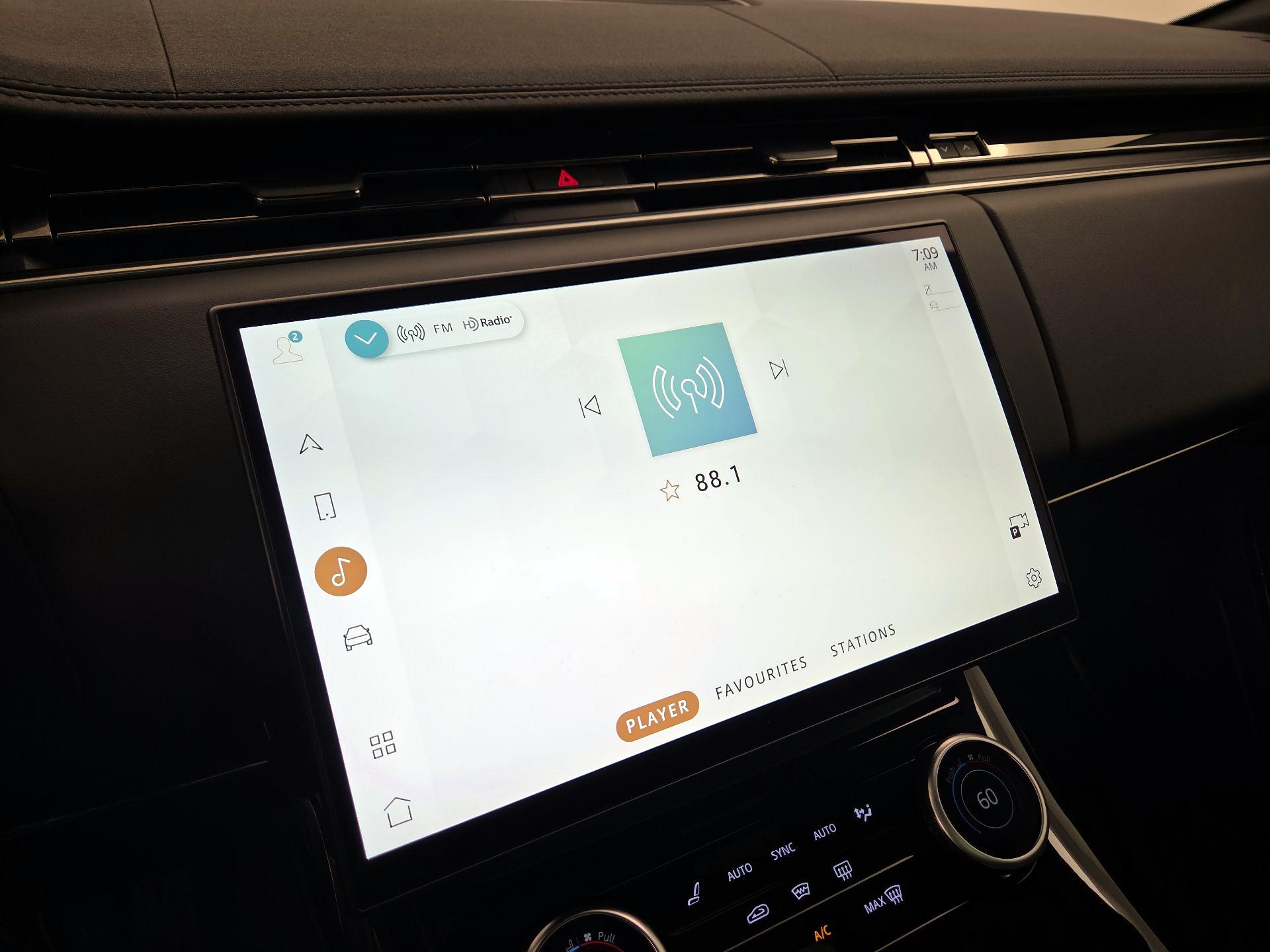 Thumbnail: 2023 Land Rover Range Rover Sport - 16