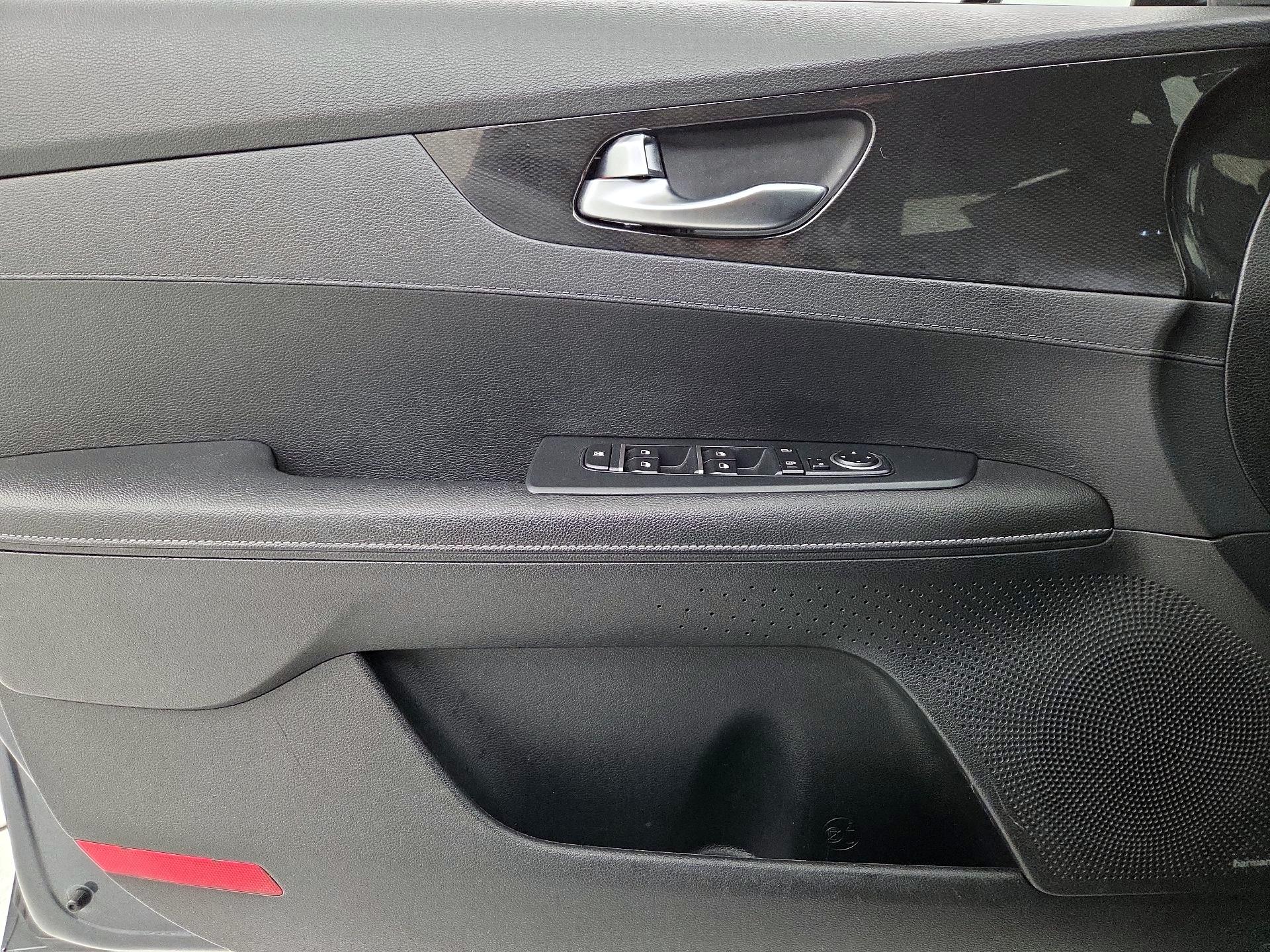 Thumbnail: 2020 Kia Forte - 12