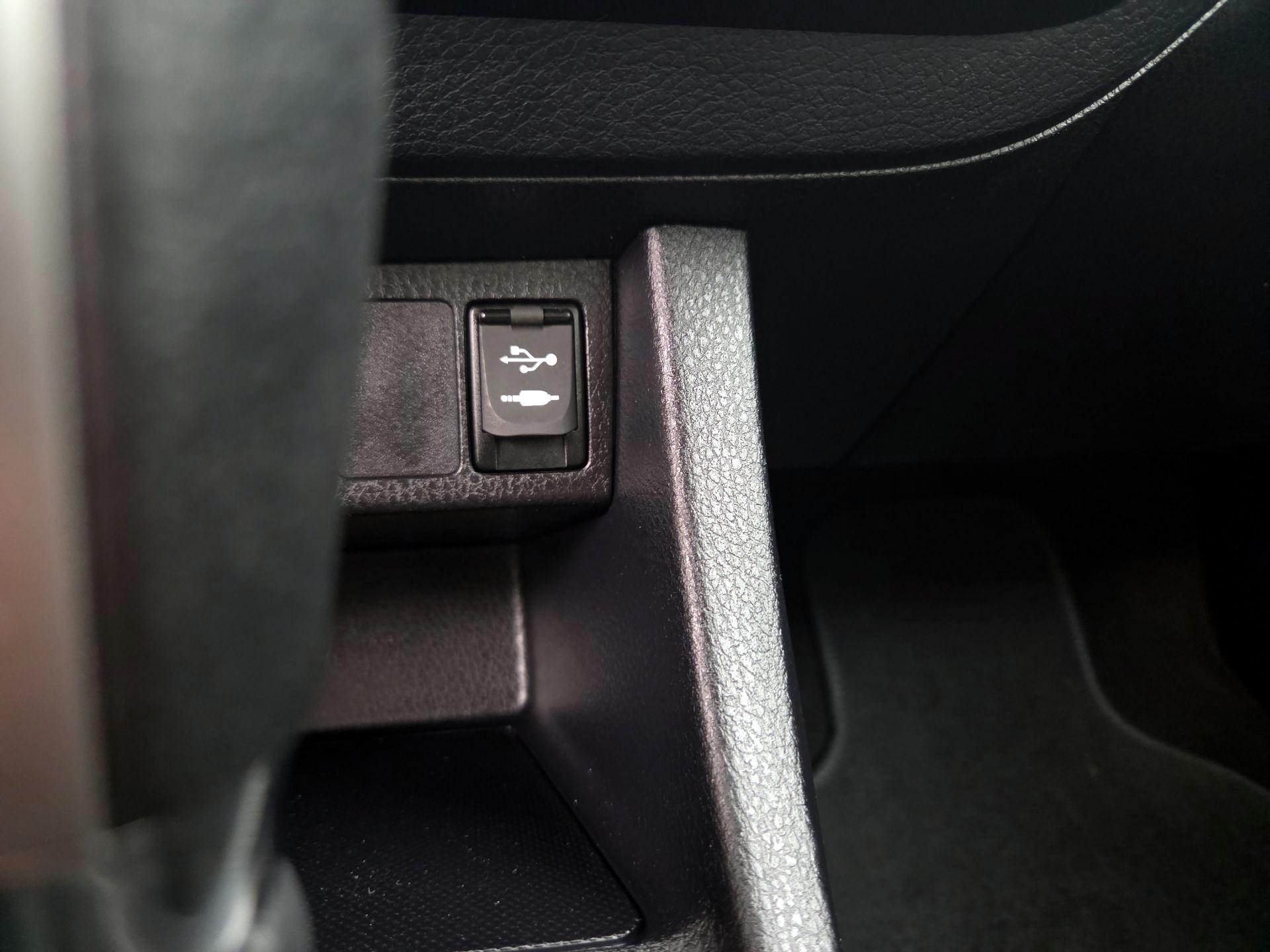 Thumbnail: 2016 Toyota Corolla - 18