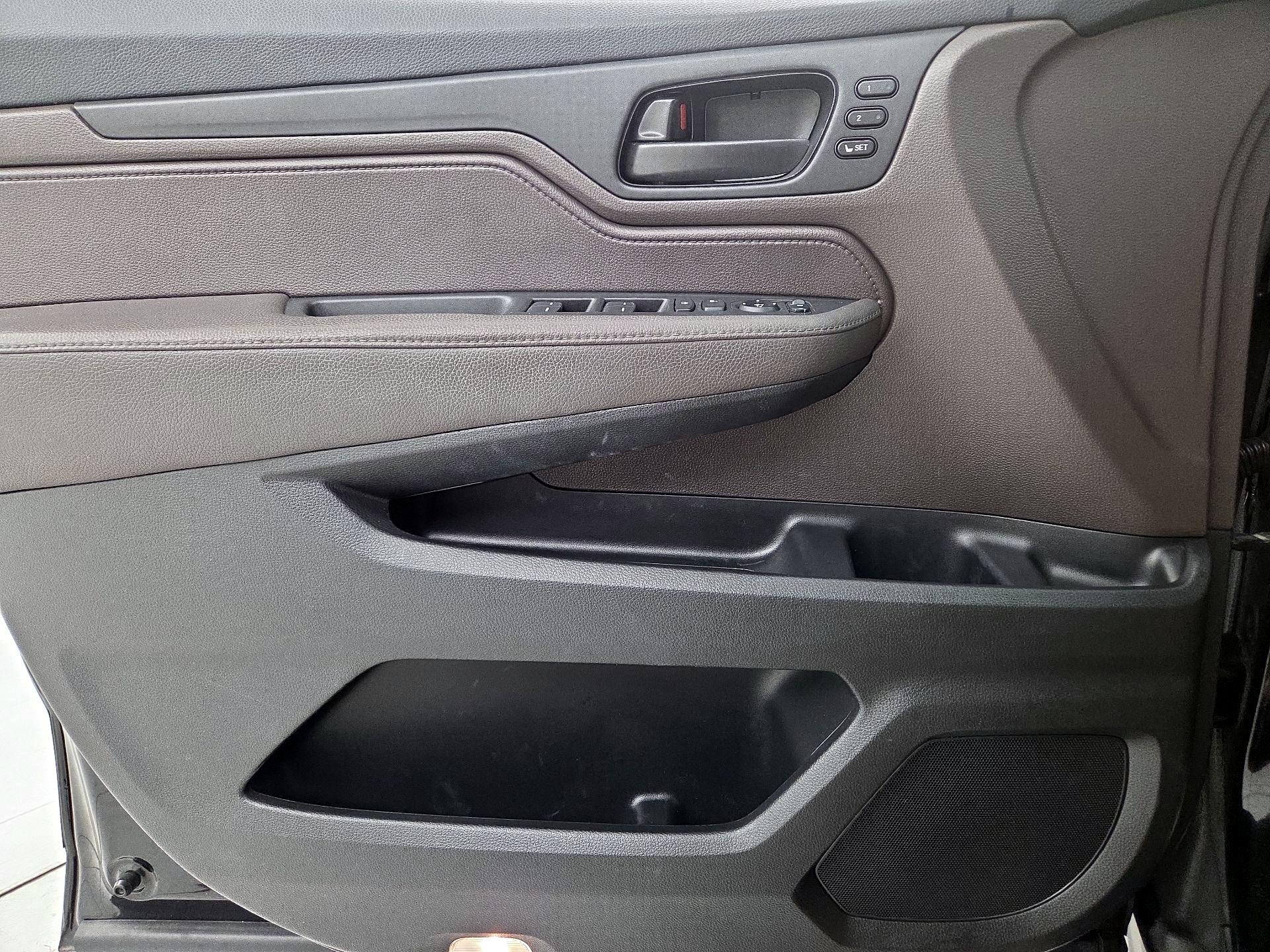 Thumbnail: 2018 Honda Odyssey - 12