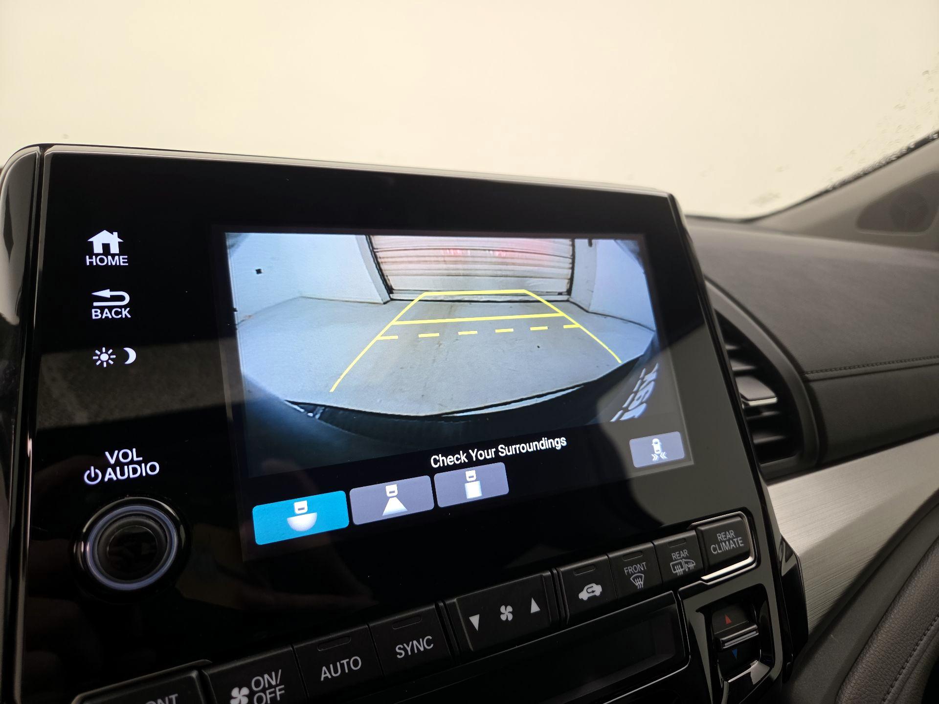 Thumbnail: 2018 Honda Odyssey - 15