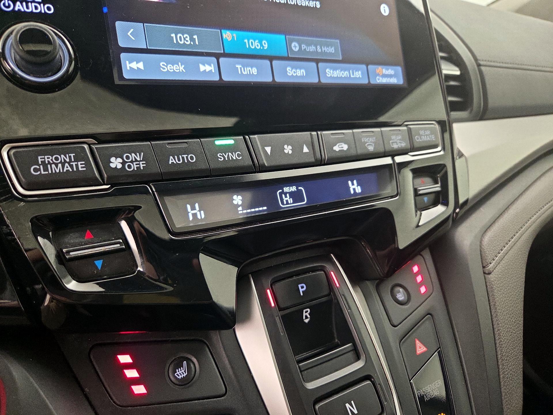 Thumbnail: 2018 Honda Odyssey - 17