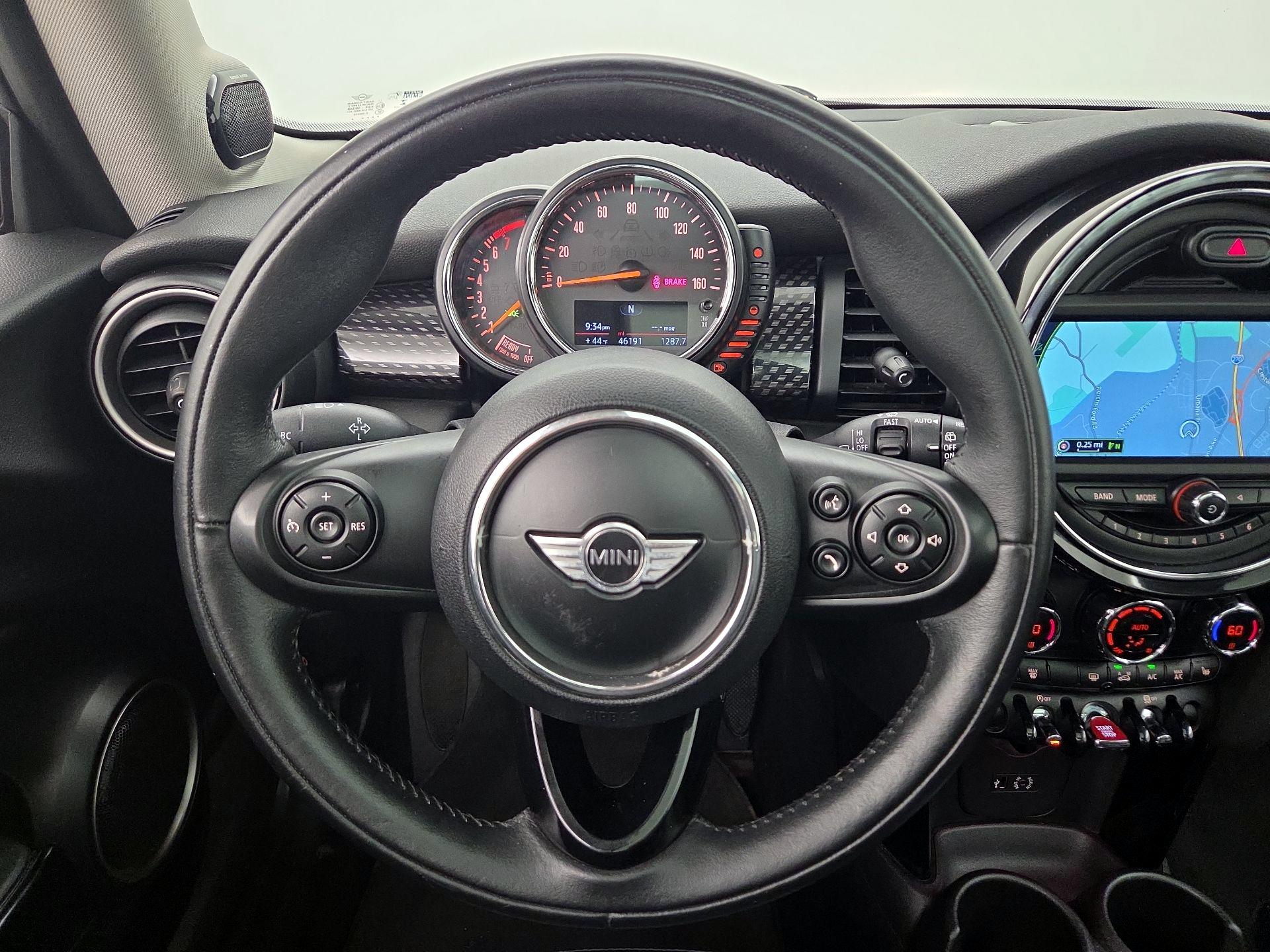 Thumbnail: 2015 MINI Cooper Hardtop - 10