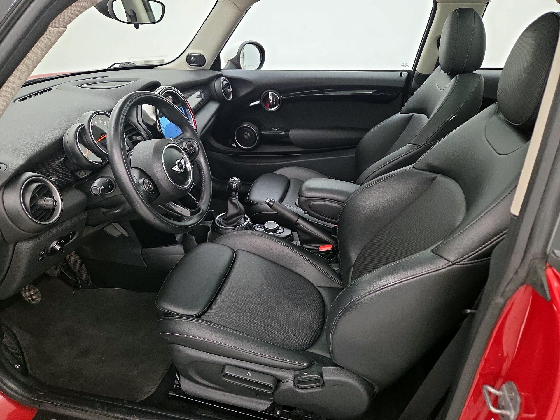 Thumbnail: 2015 MINI Cooper Hardtop - 11