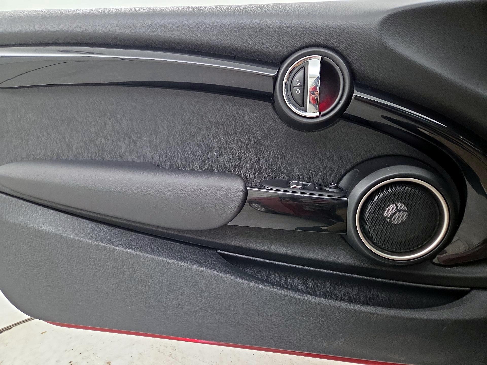 Thumbnail: 2015 MINI Cooper Hardtop - 12