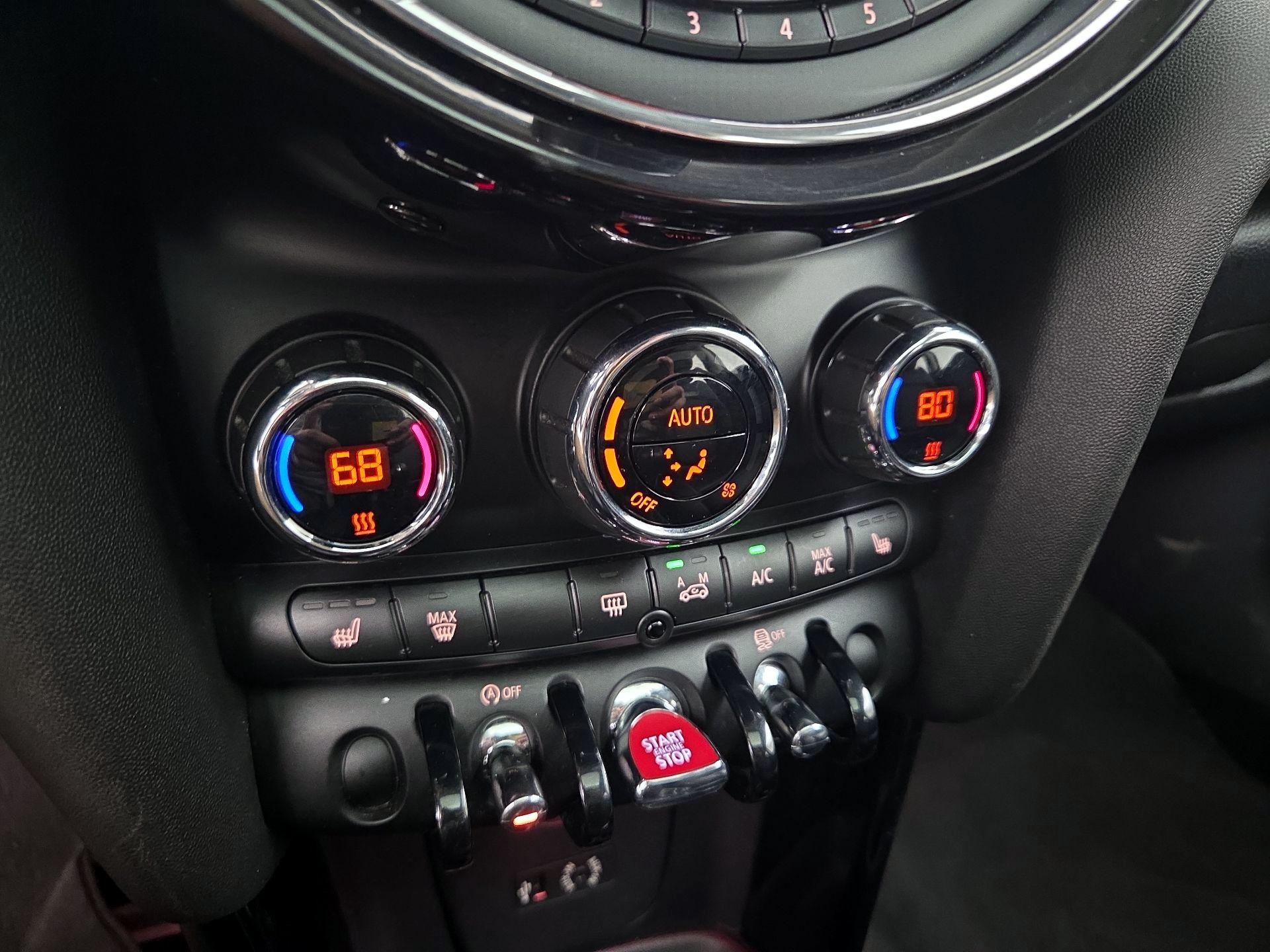 Thumbnail: 2015 MINI Cooper Hardtop - 16