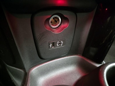 USB/AUX Ports