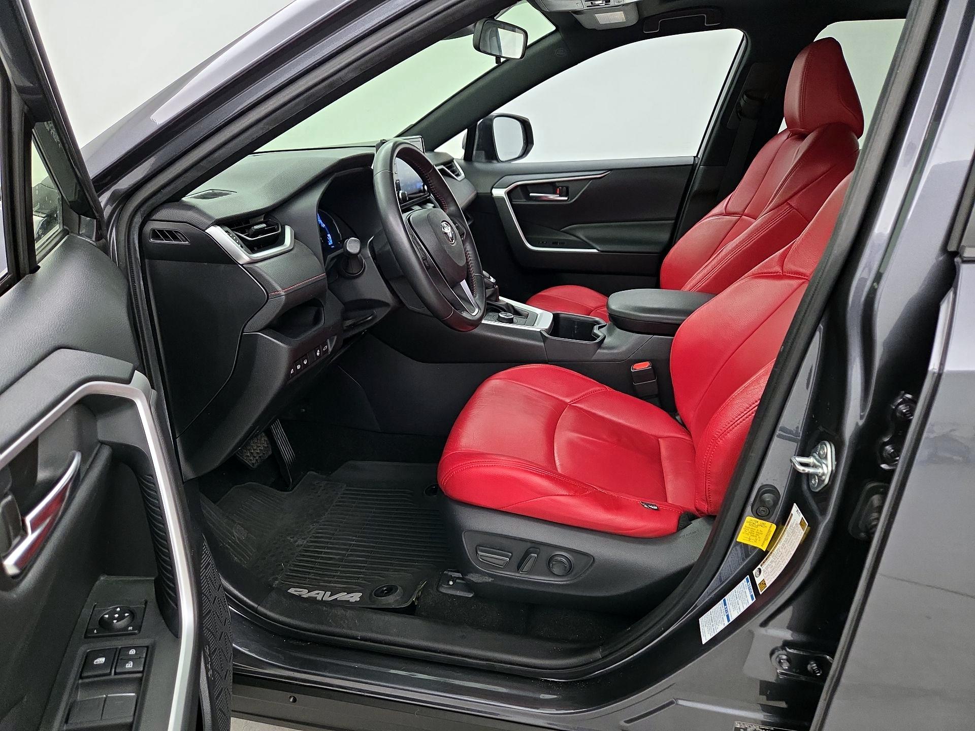 Thumbnail: 2022 Toyota RAV4 - 11