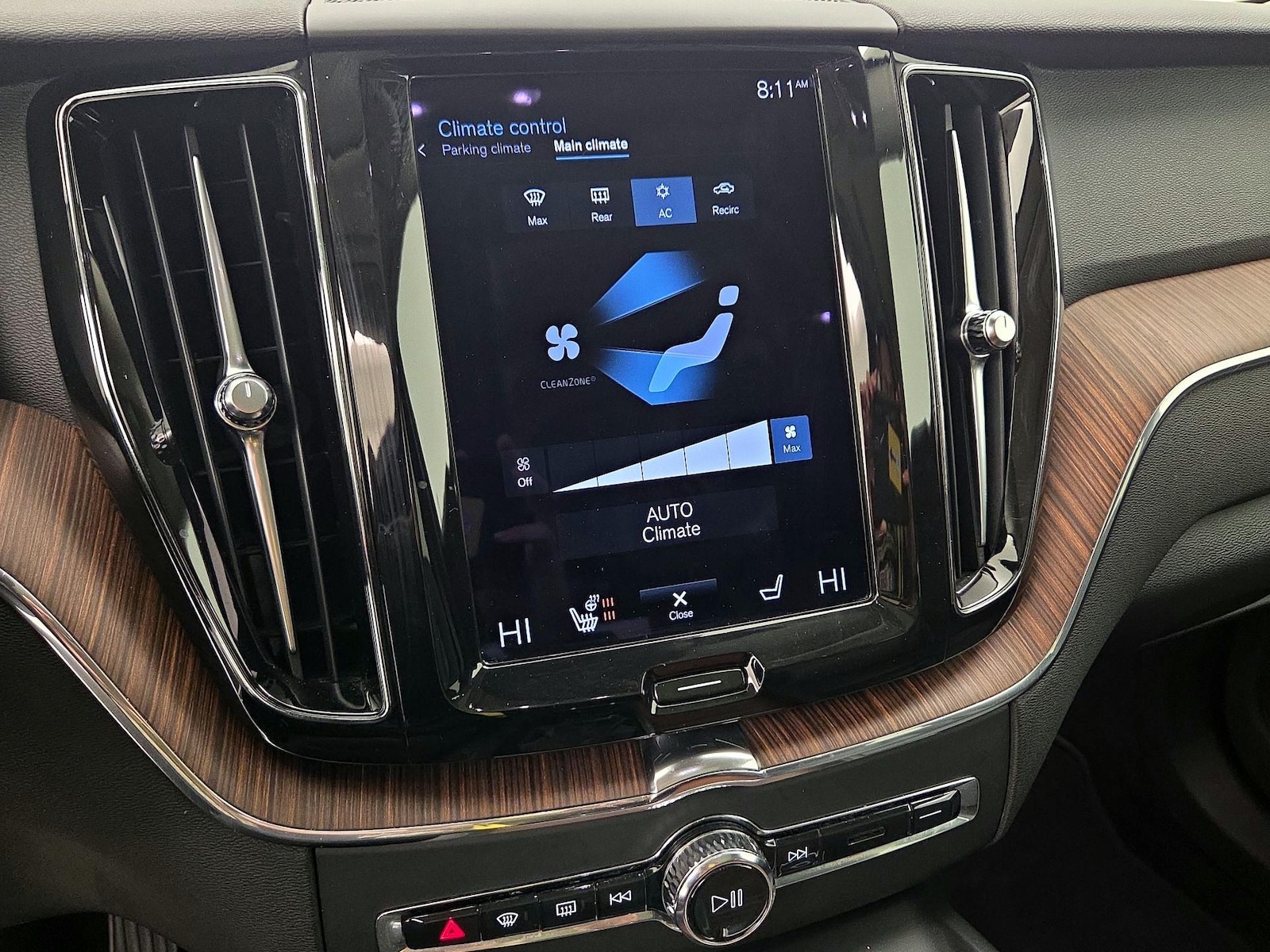 2021 Volvo XC60 Momentum - Photo 17