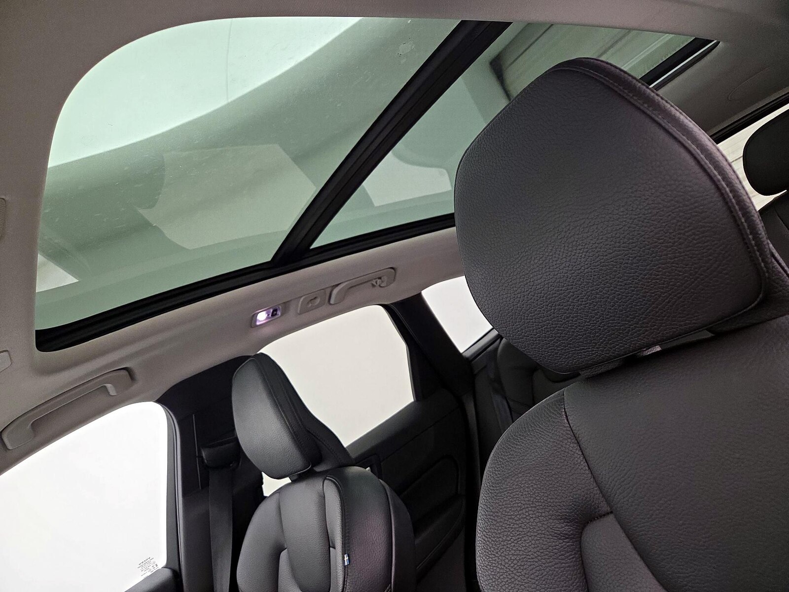 2021 Volvo XC60 Momentum - Photo 20