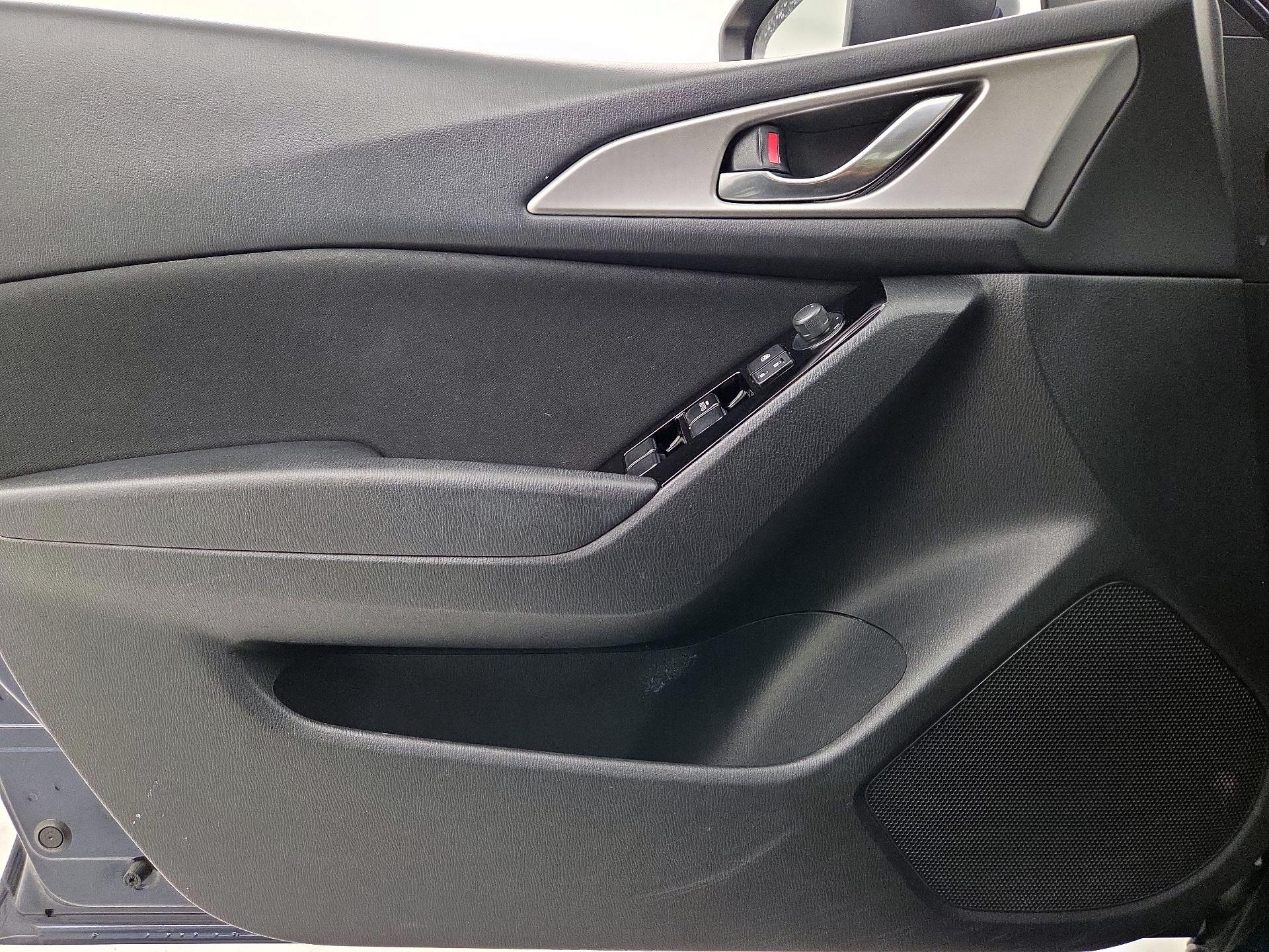 Thumbnail: 2017 Mazda Mazda3 - 12