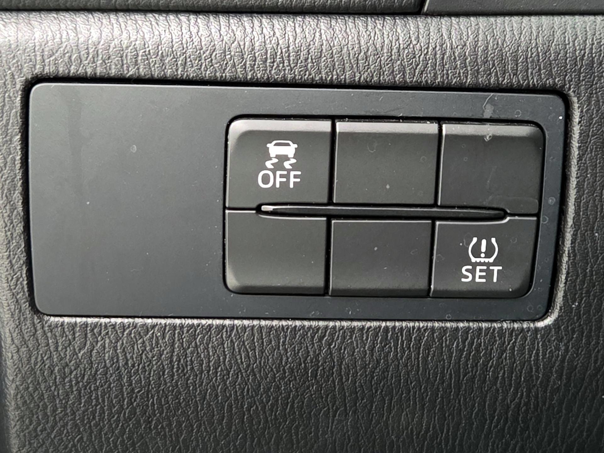 Thumbnail: 2017 Mazda Mazda3 - 13