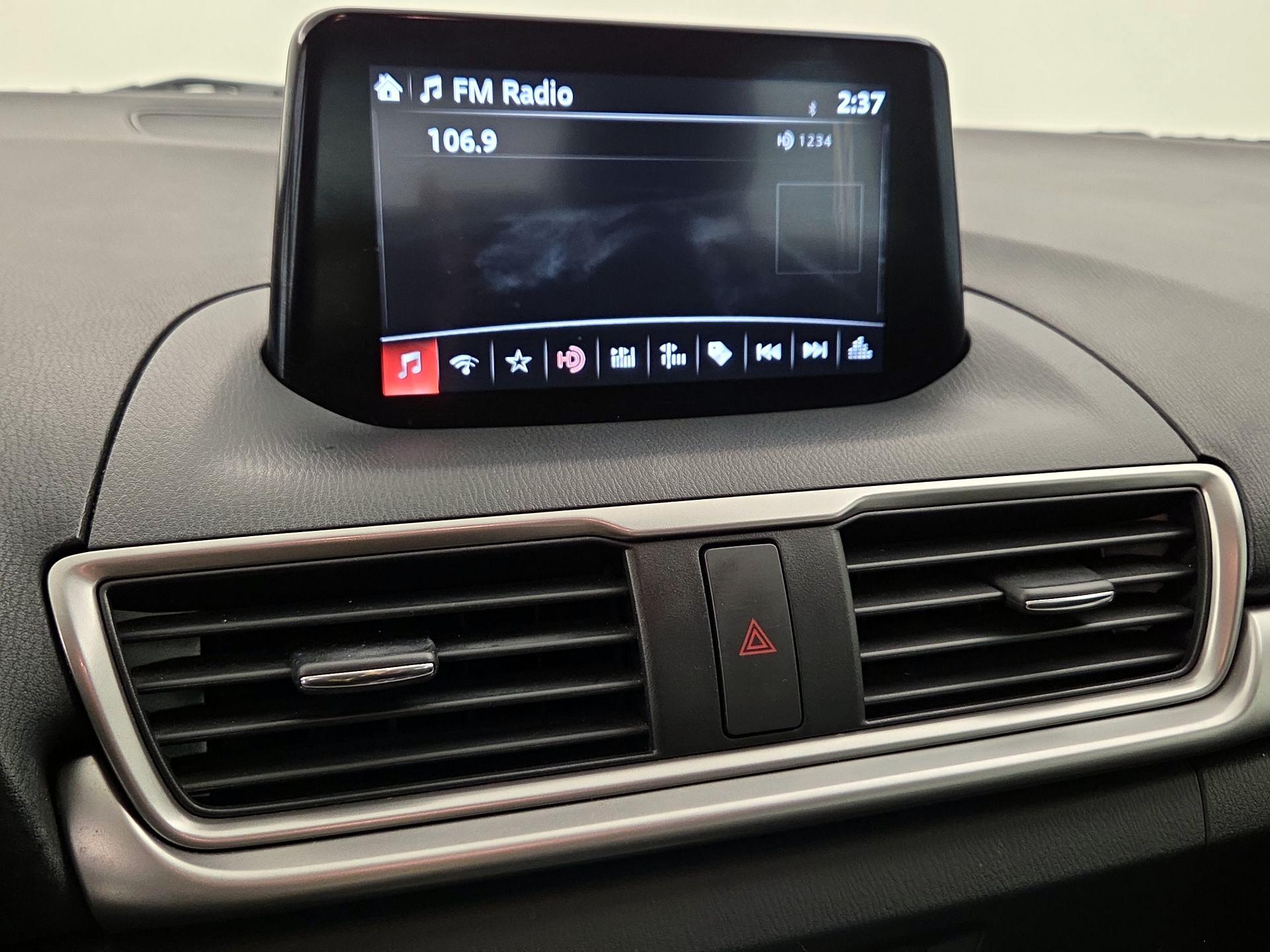 Thumbnail: 2017 Mazda Mazda3 - 15