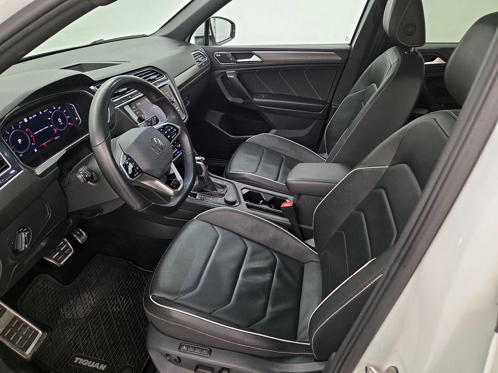 Thumbnail: 2022 Volkswagen Tiguan - 11