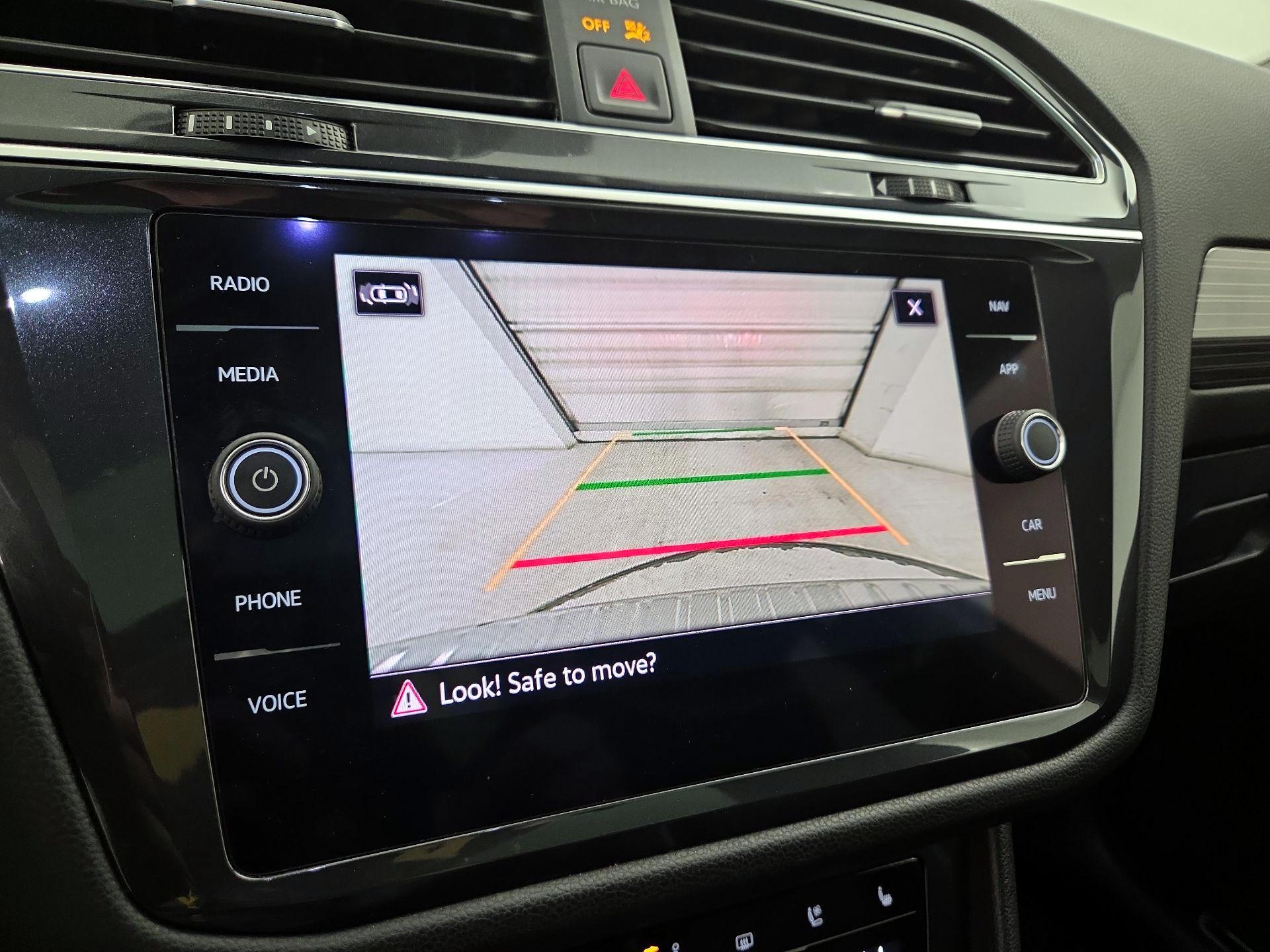 Thumbnail: 2022 Volkswagen Tiguan - 15