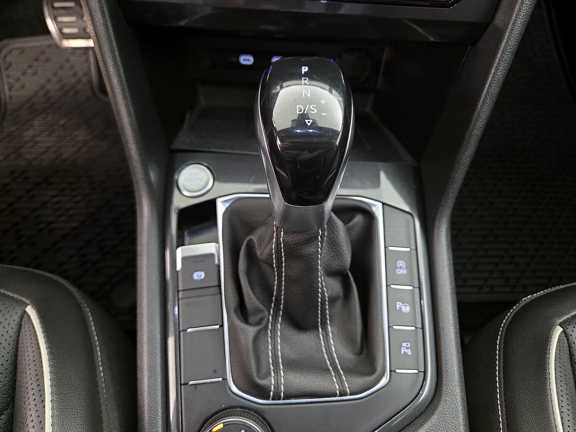 Thumbnail: 2022 Volkswagen Tiguan - 18