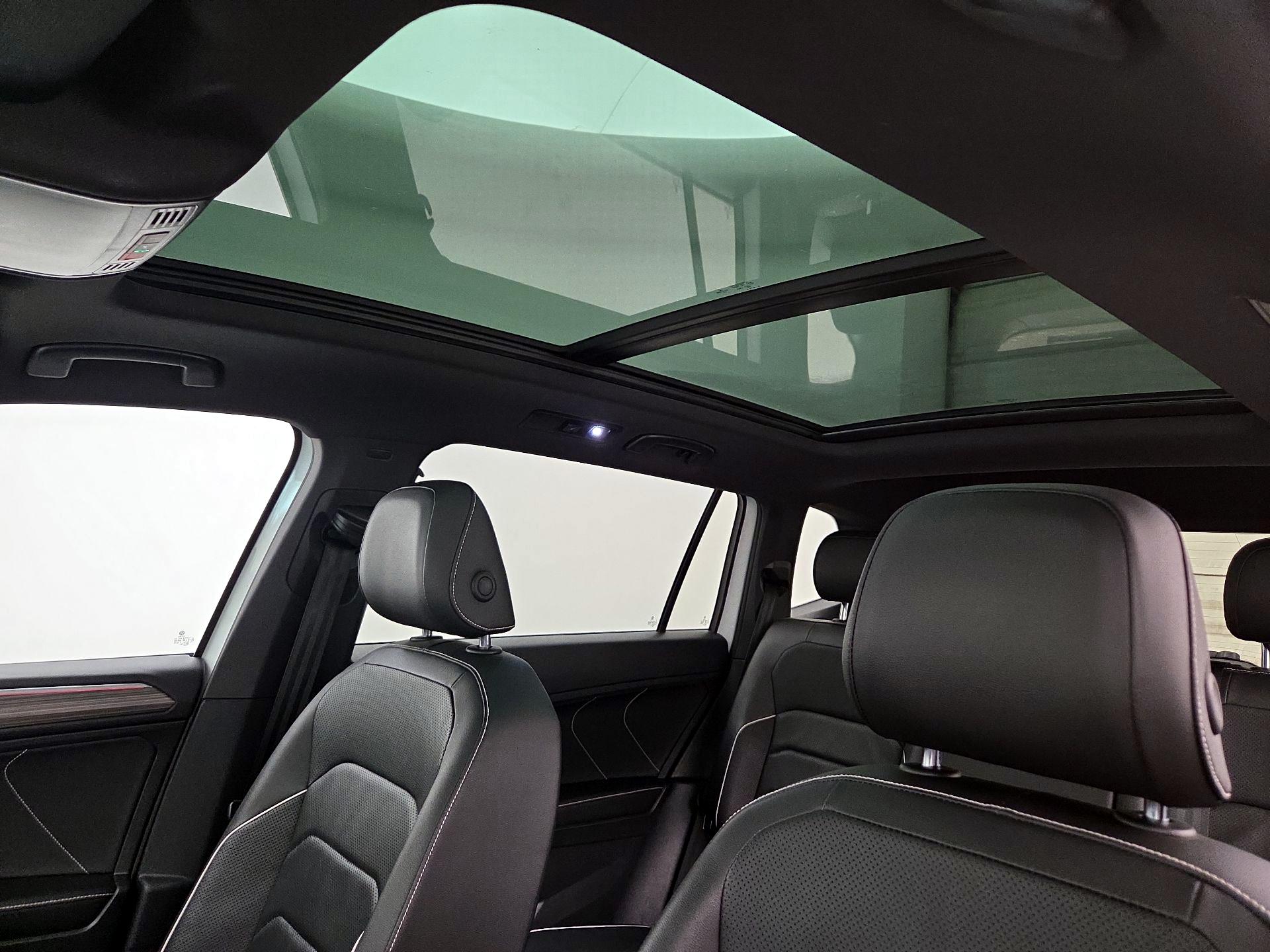 Thumbnail: 2022 Volkswagen Tiguan - 20