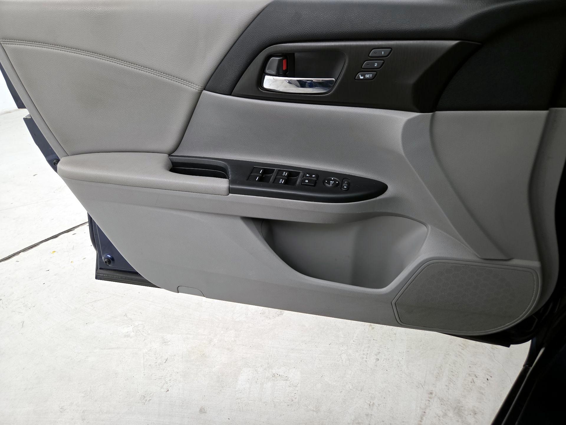 Thumbnail: 2015 Honda Accord - 12