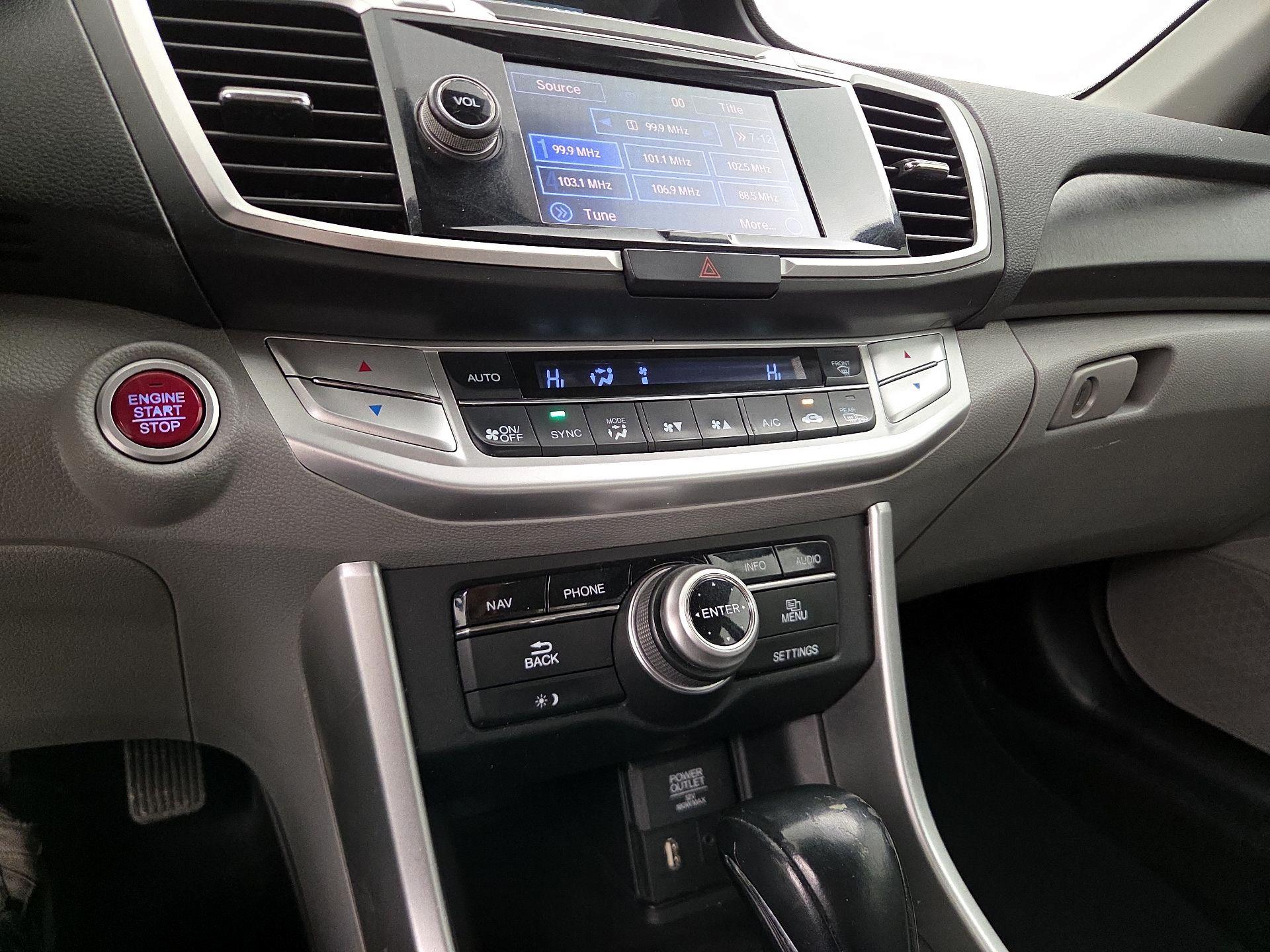 Thumbnail: 2015 Honda Accord - 17