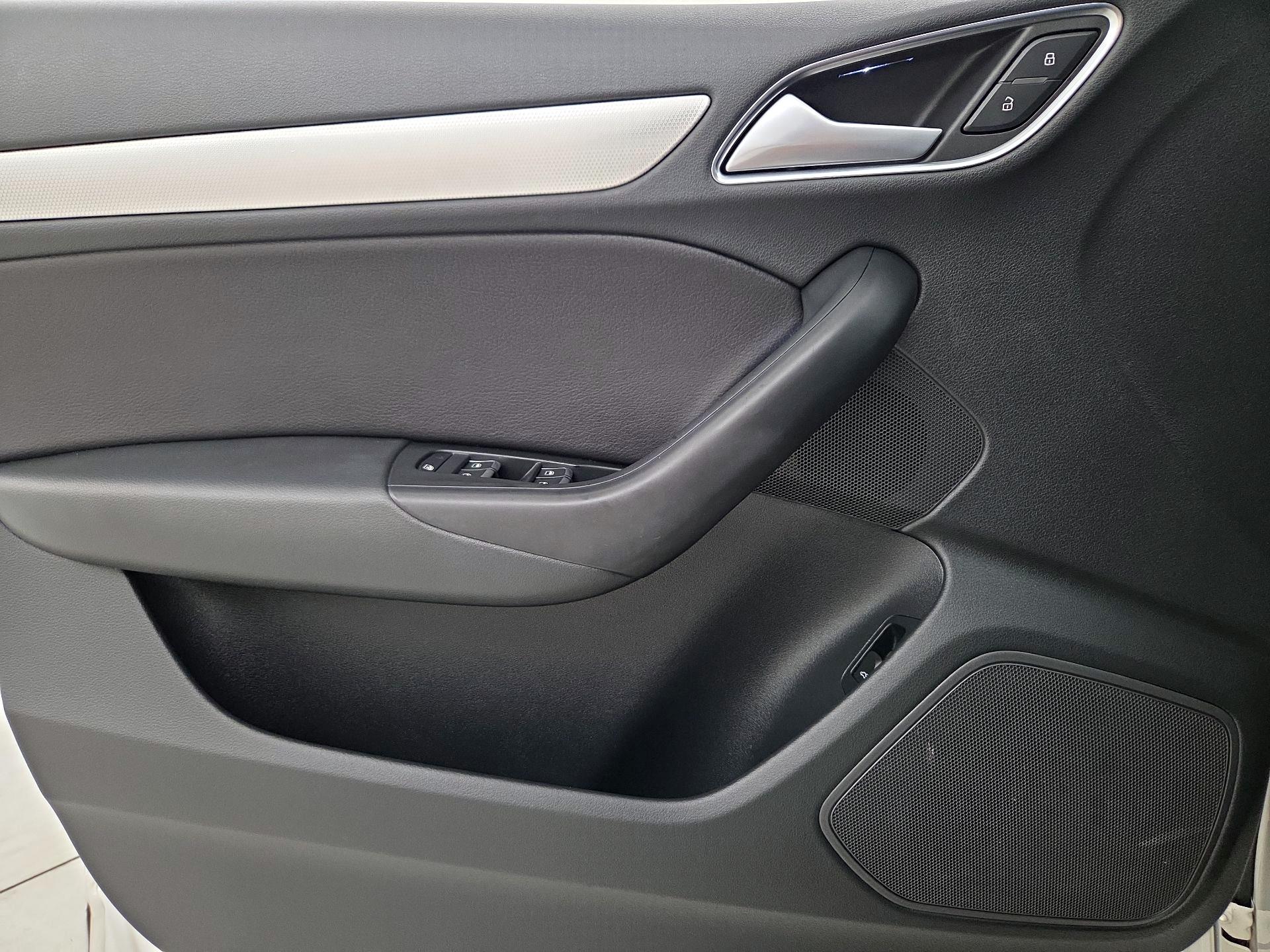 Thumbnail: 2017 Audi Q3 - 12