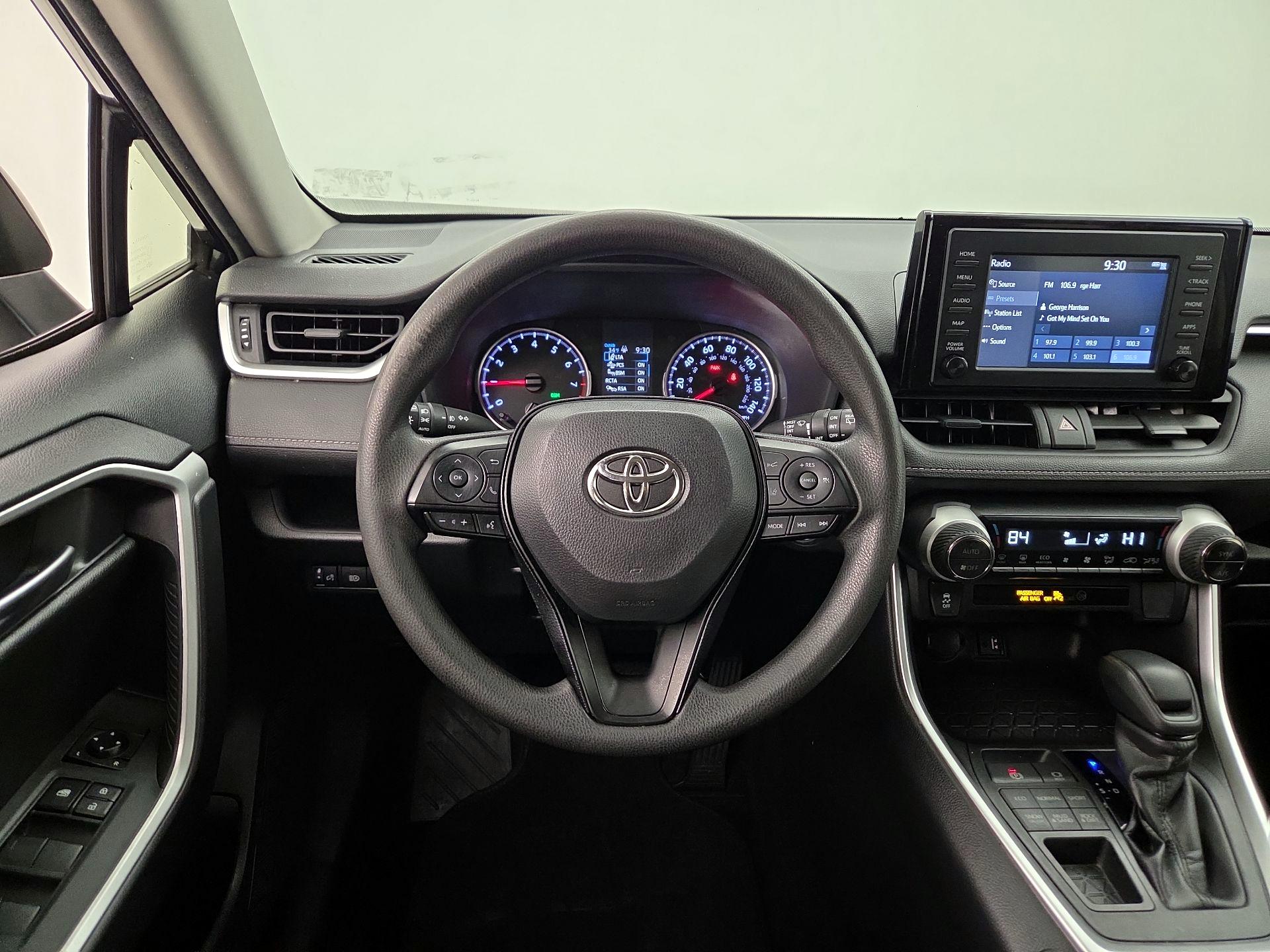 Thumbnail: 2019 Toyota RAV4 - 10