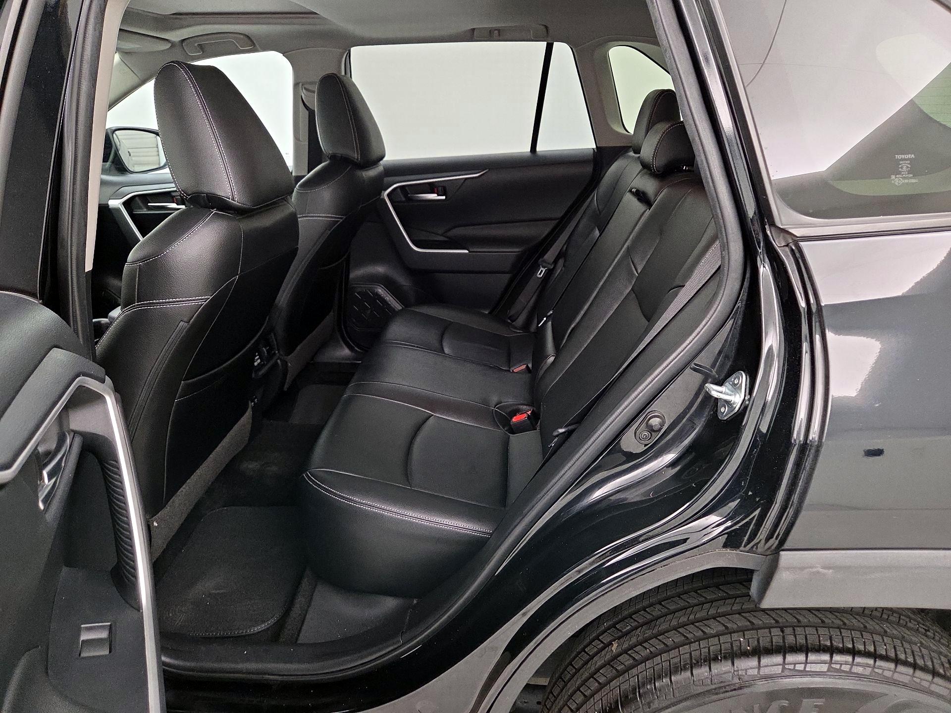 Thumbnail: 2019 Toyota RAV4 - 20