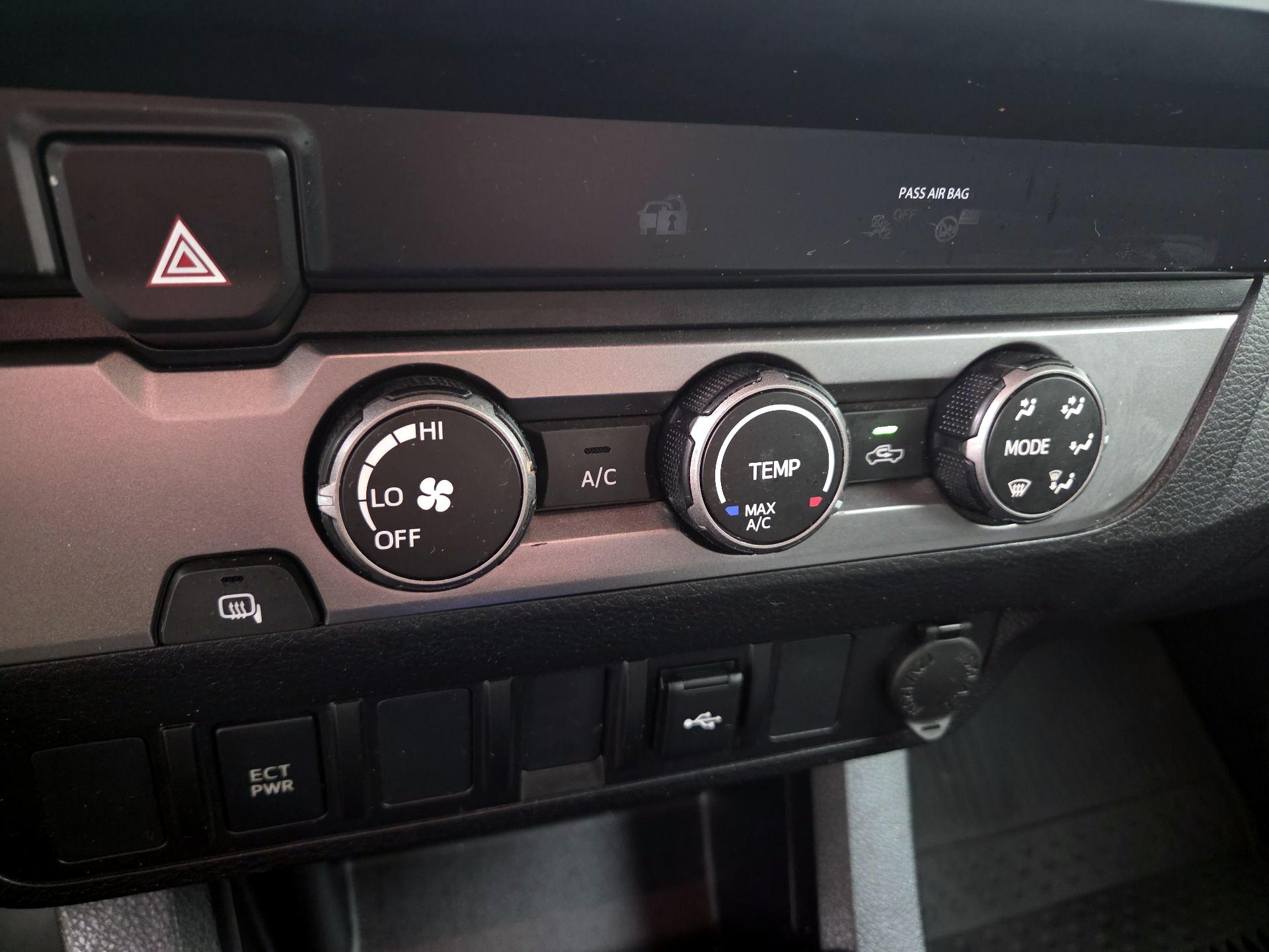 Thumbnail: 2022 Toyota Tacoma - 16