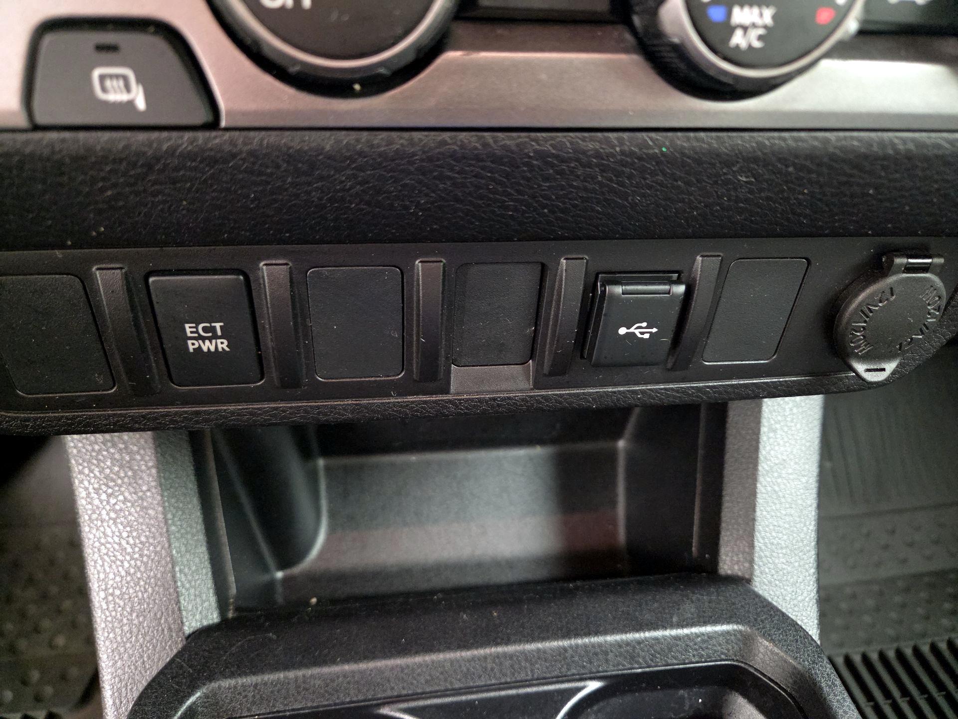 Thumbnail: 2022 Toyota Tacoma - 18