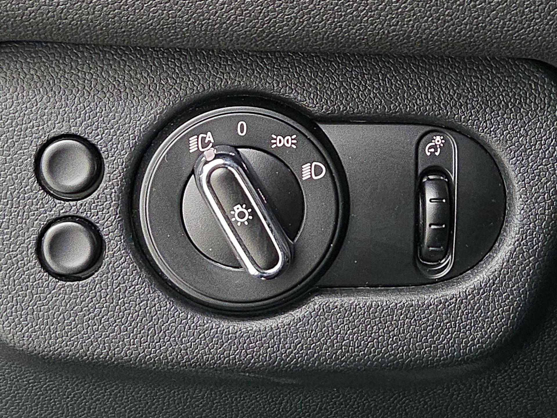 Thumbnail: 2016 MINI Cooper Clubman - 13