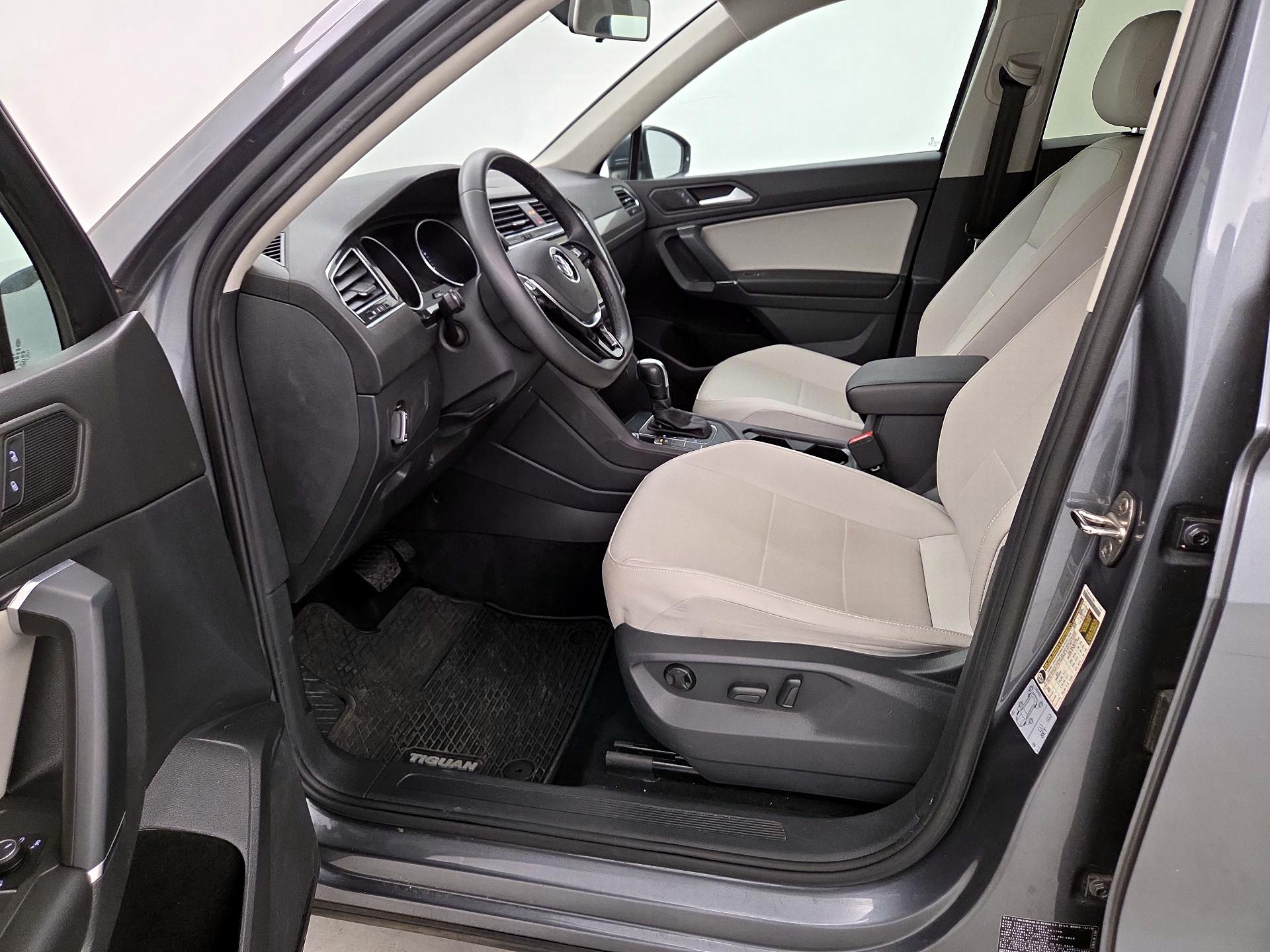 Thumbnail: 2020 Volkswagen Tiguan - 11