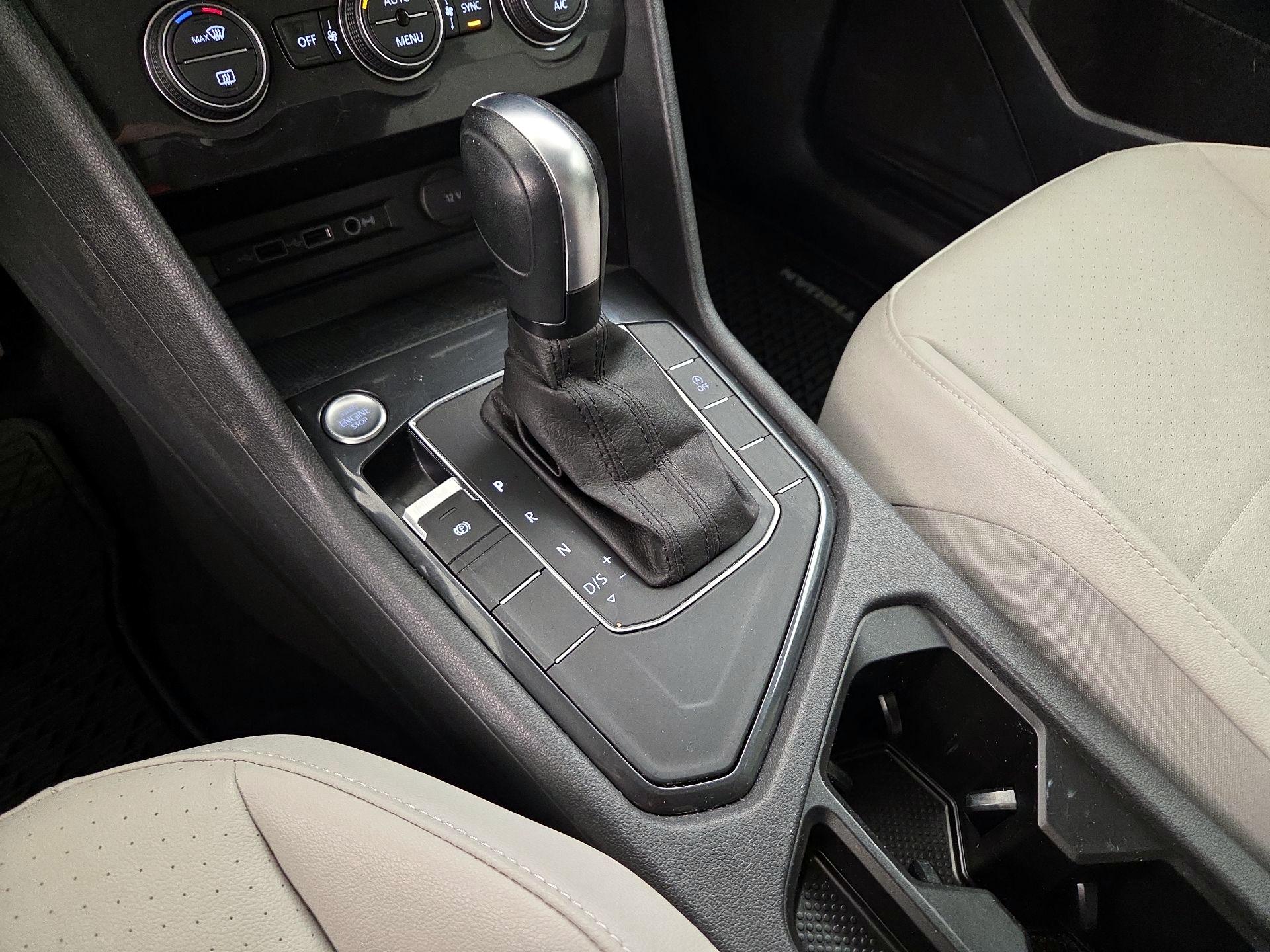 Thumbnail: 2020 Volkswagen Tiguan - 17