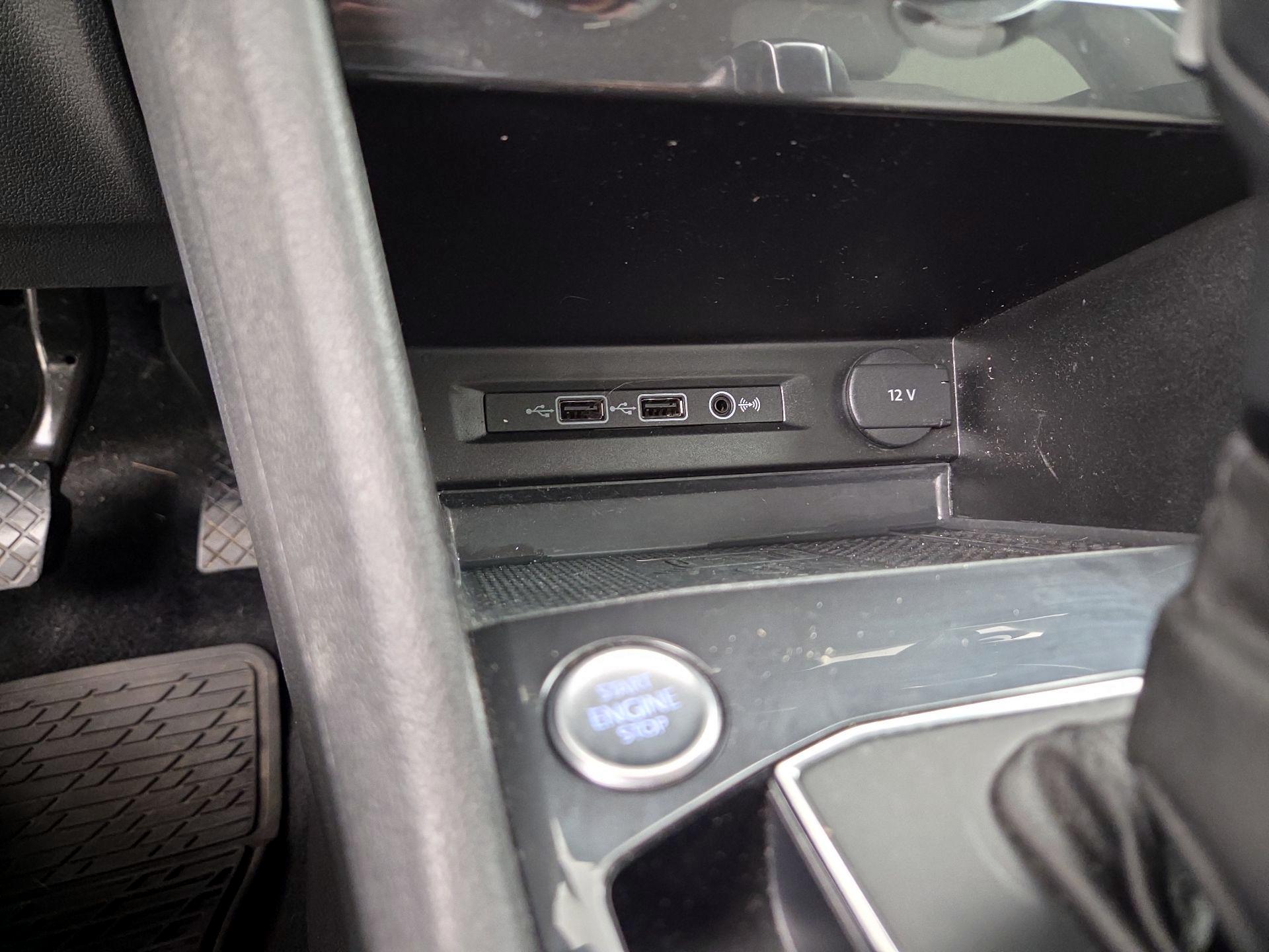 Thumbnail: 2020 Volkswagen Tiguan - 18