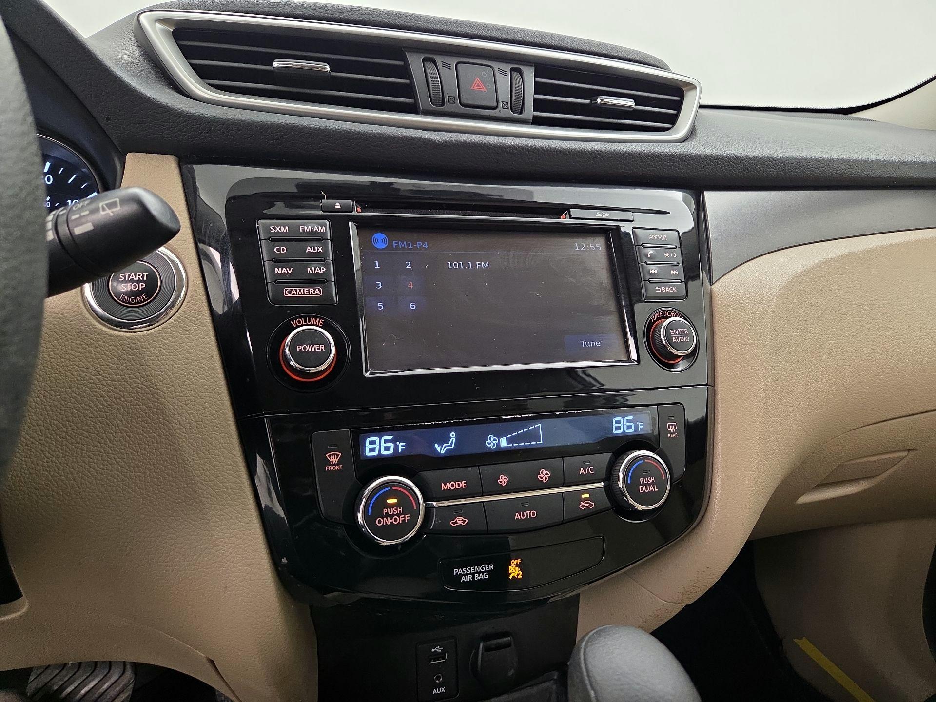 Thumbnail: 2016 Nissan Rogue - 16