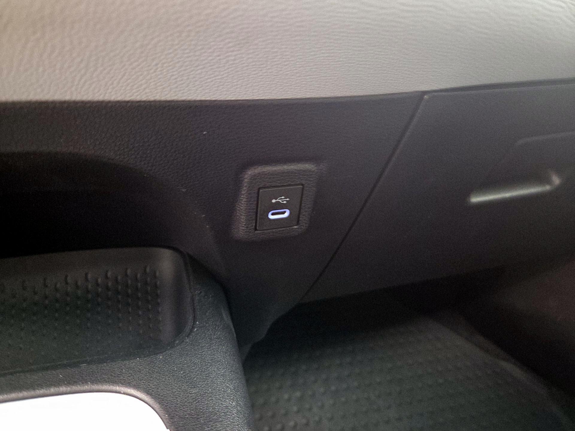 Thumbnail: 2024 Toyota Corolla - 18