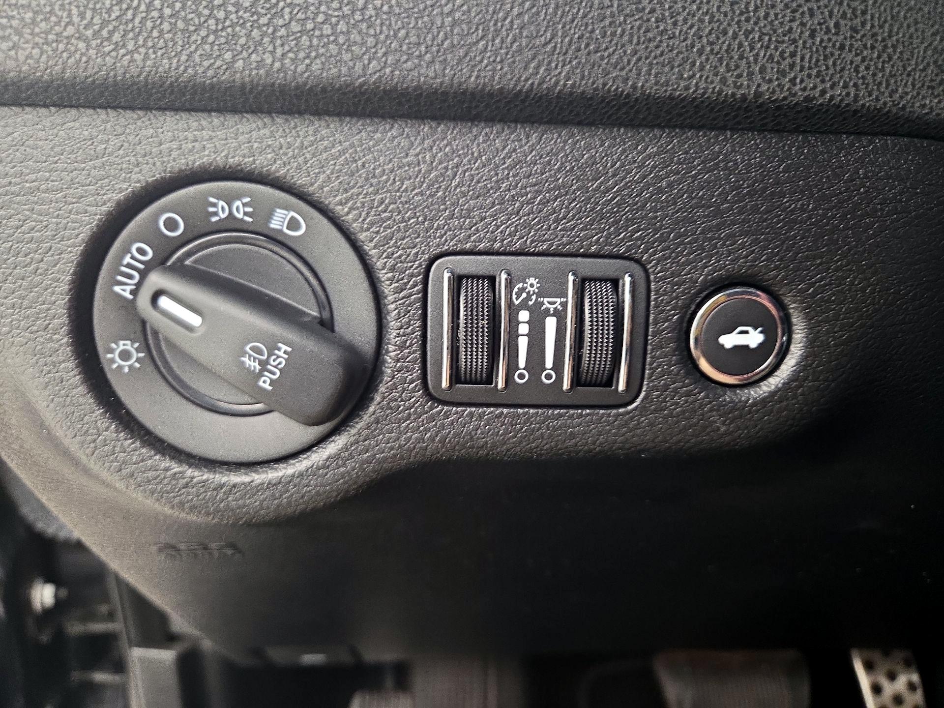 Thumbnail: 2021 Dodge Charger - 13