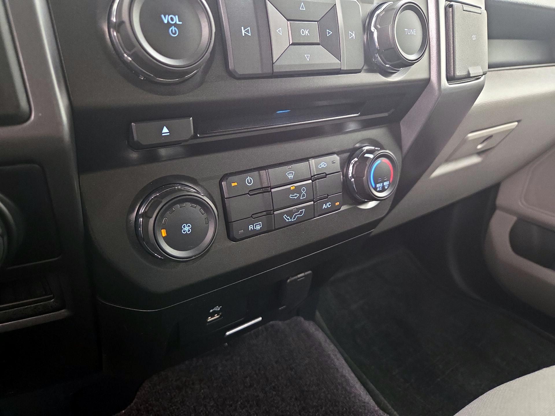 Thumbnail: 2016 Ford F-150 - 16