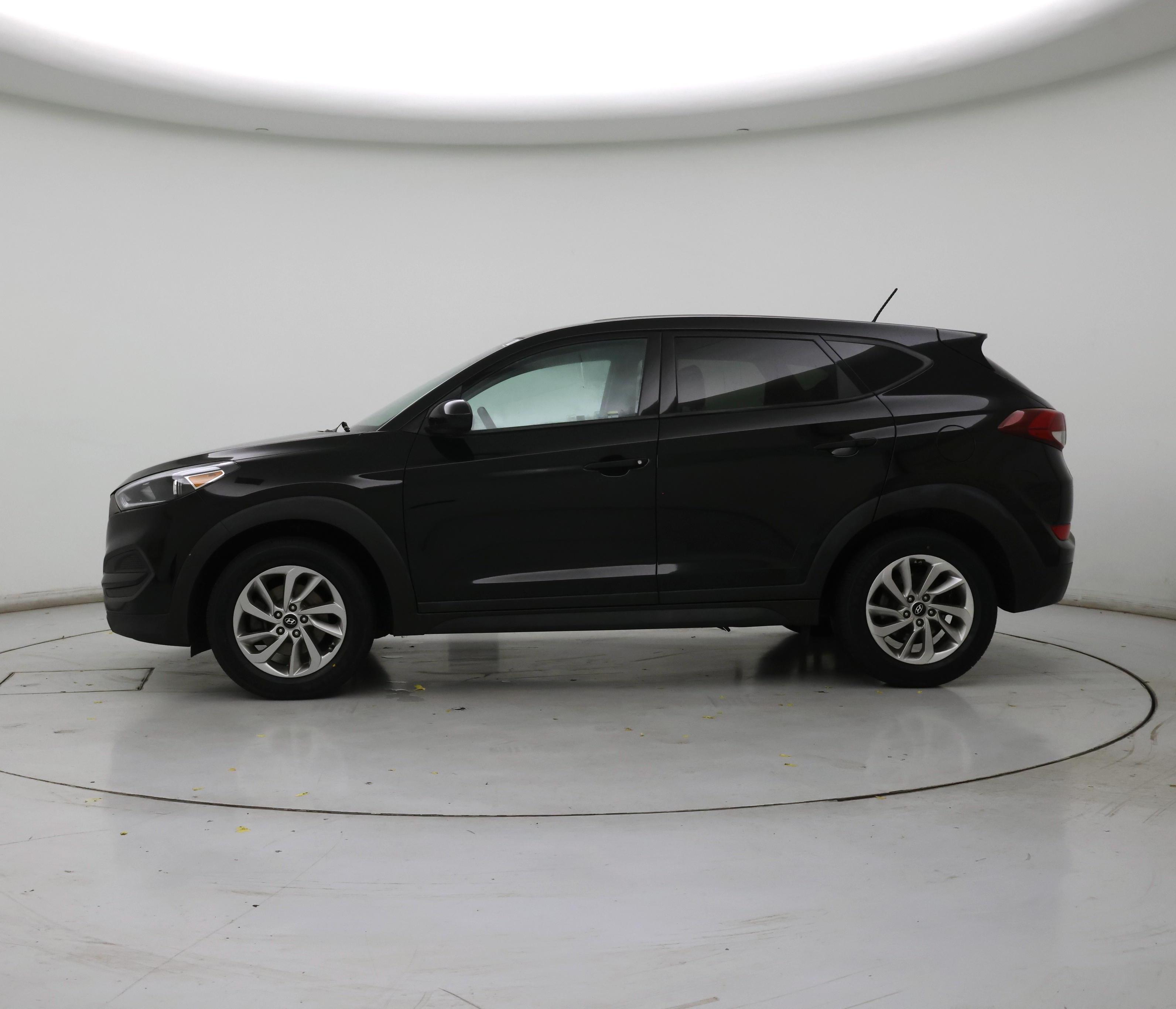 Thumbnail: 2016 Hyundai Tucson - 3