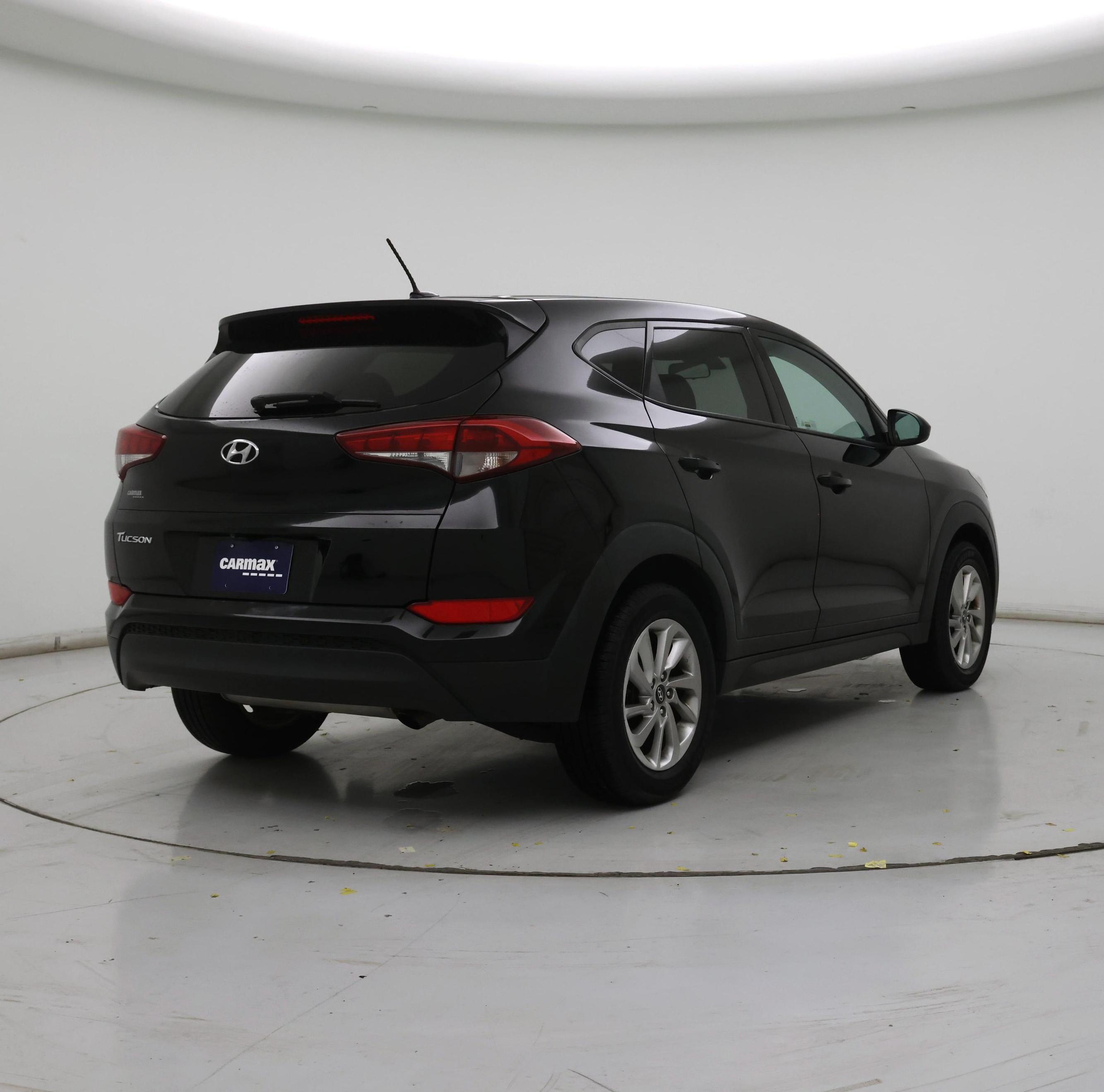 Thumbnail: 2016 Hyundai Tucson - 8