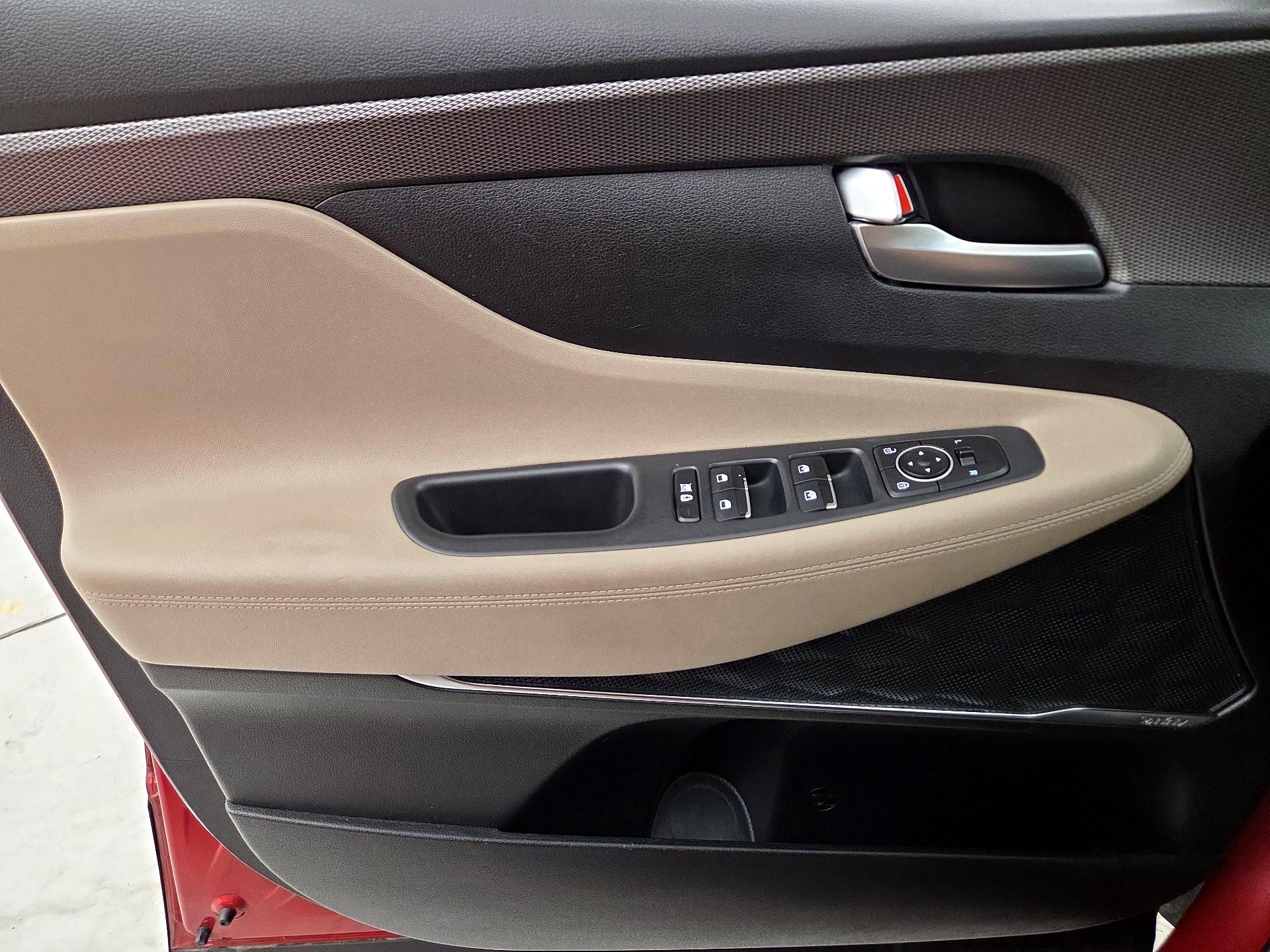 Thumbnail: 2019 Hyundai Santa Fe - 12